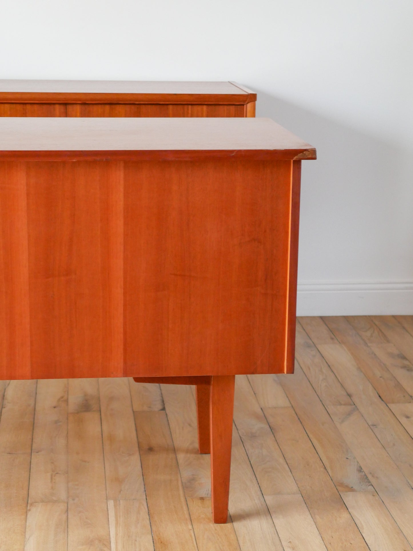 Bureau scandinave en placage teck, Design, 1950