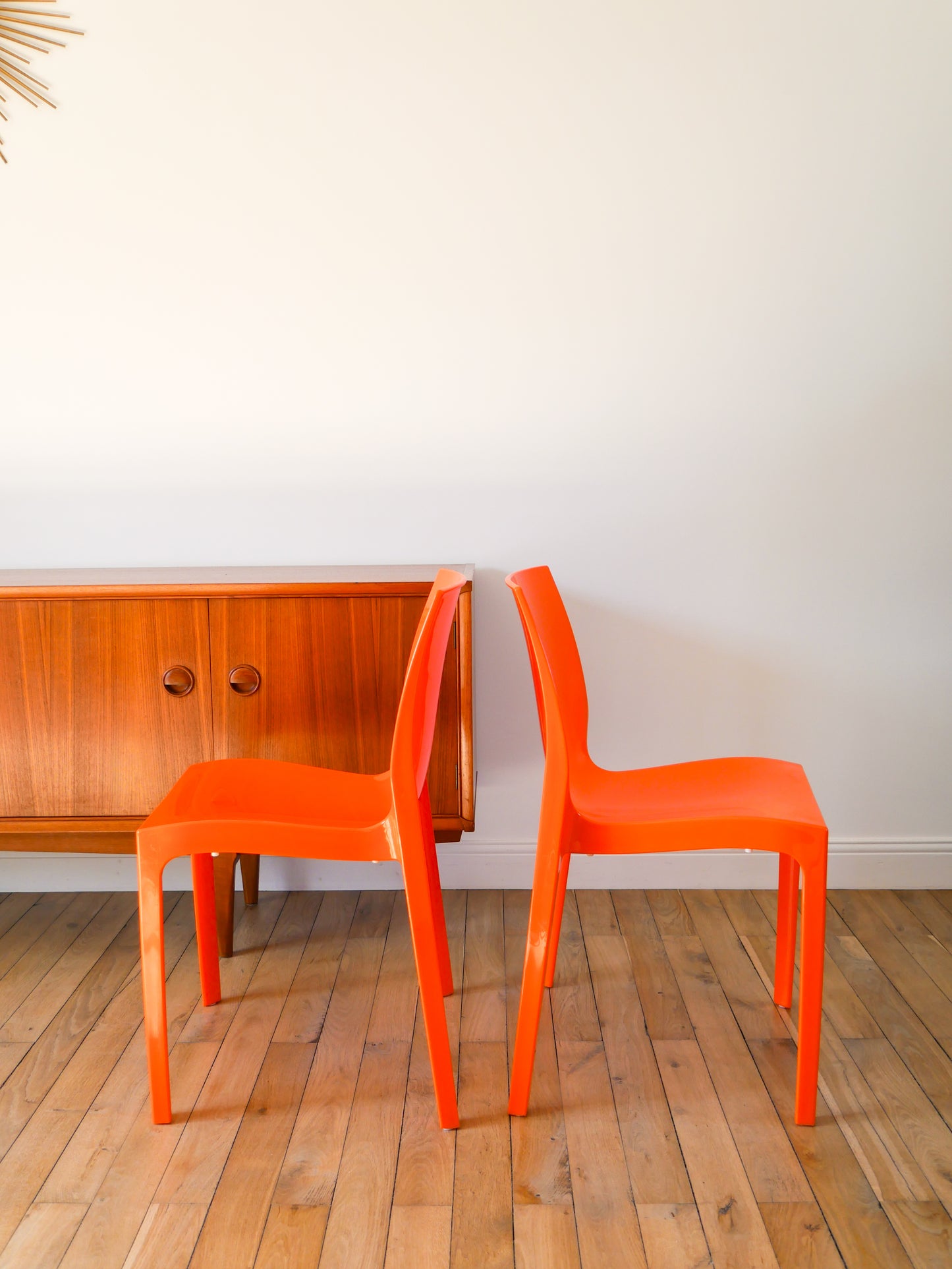 Paire de chaises en plastique Orange, Made in Italy, 1970
