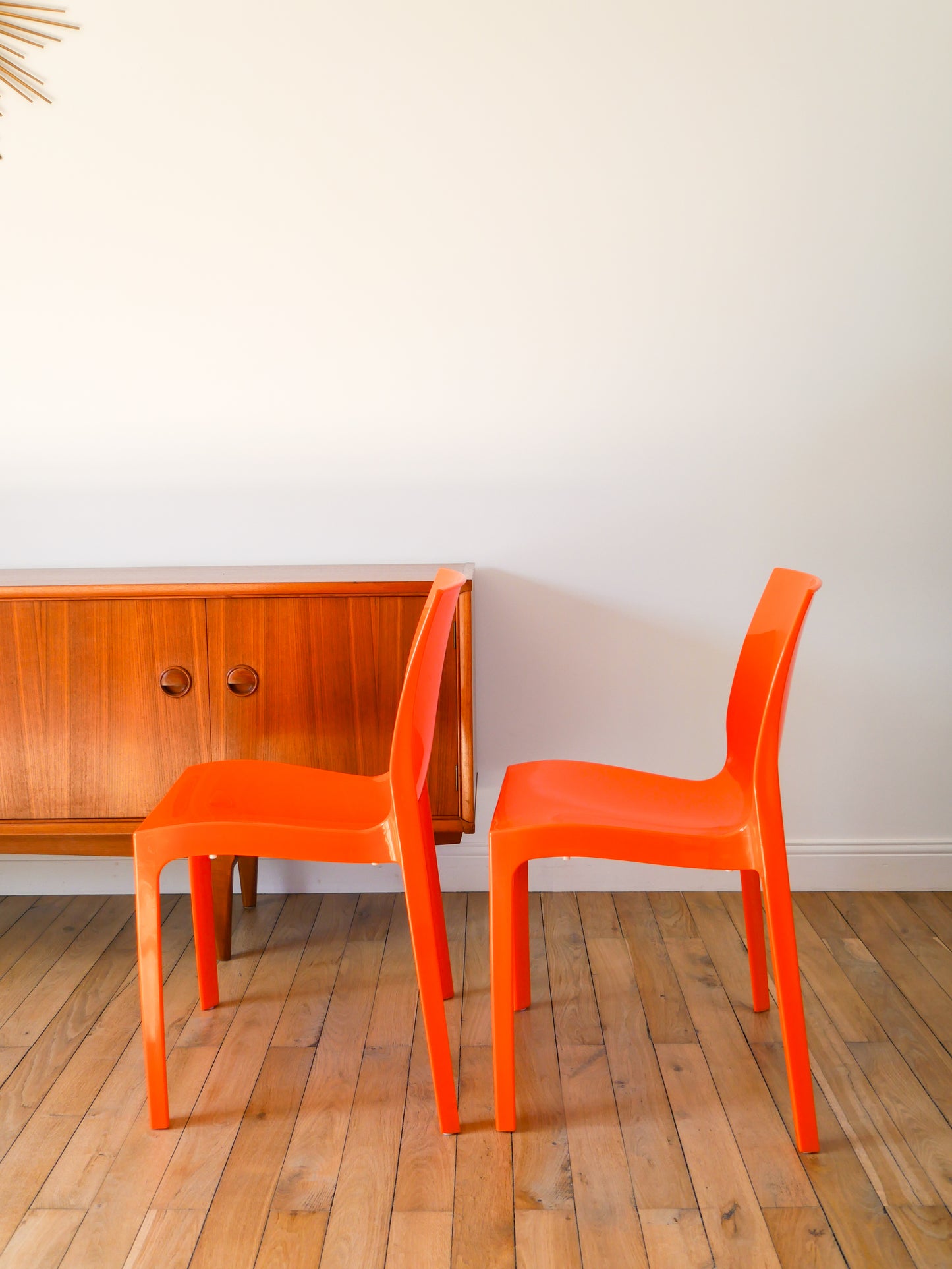 Paire de chaises en plastique Orange, Made in Italy, 1970