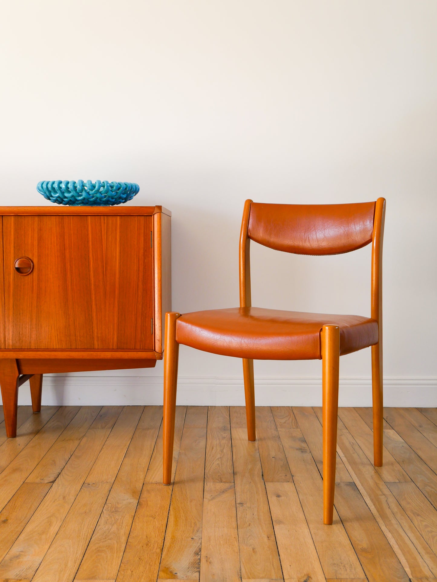 Ensemble de 4 chaises scandinaves, Miel & Mocha Mousse, 1950