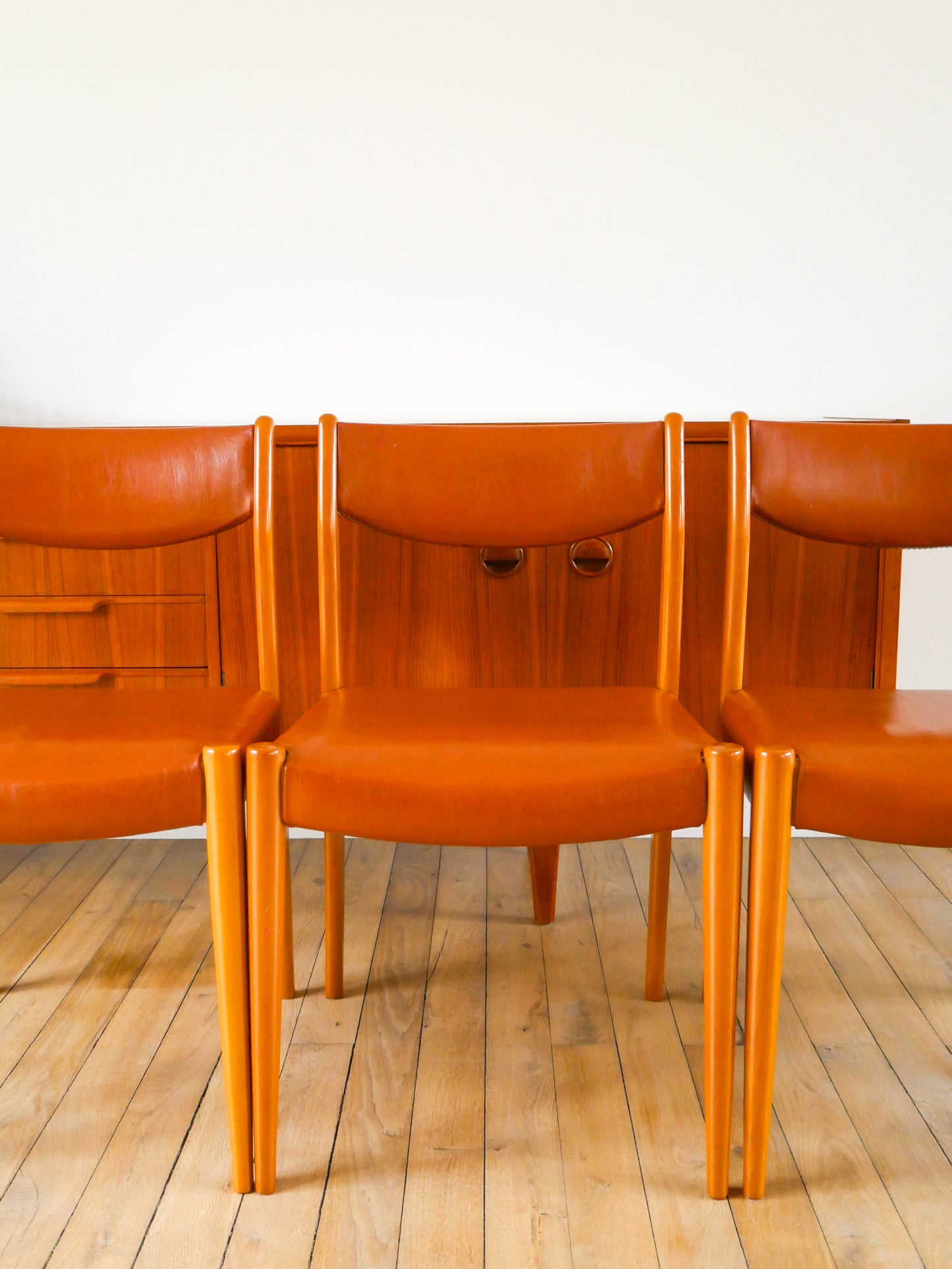 Ensemble de 4 chaises scandinaves, Miel & Mocha Mousse, 1950