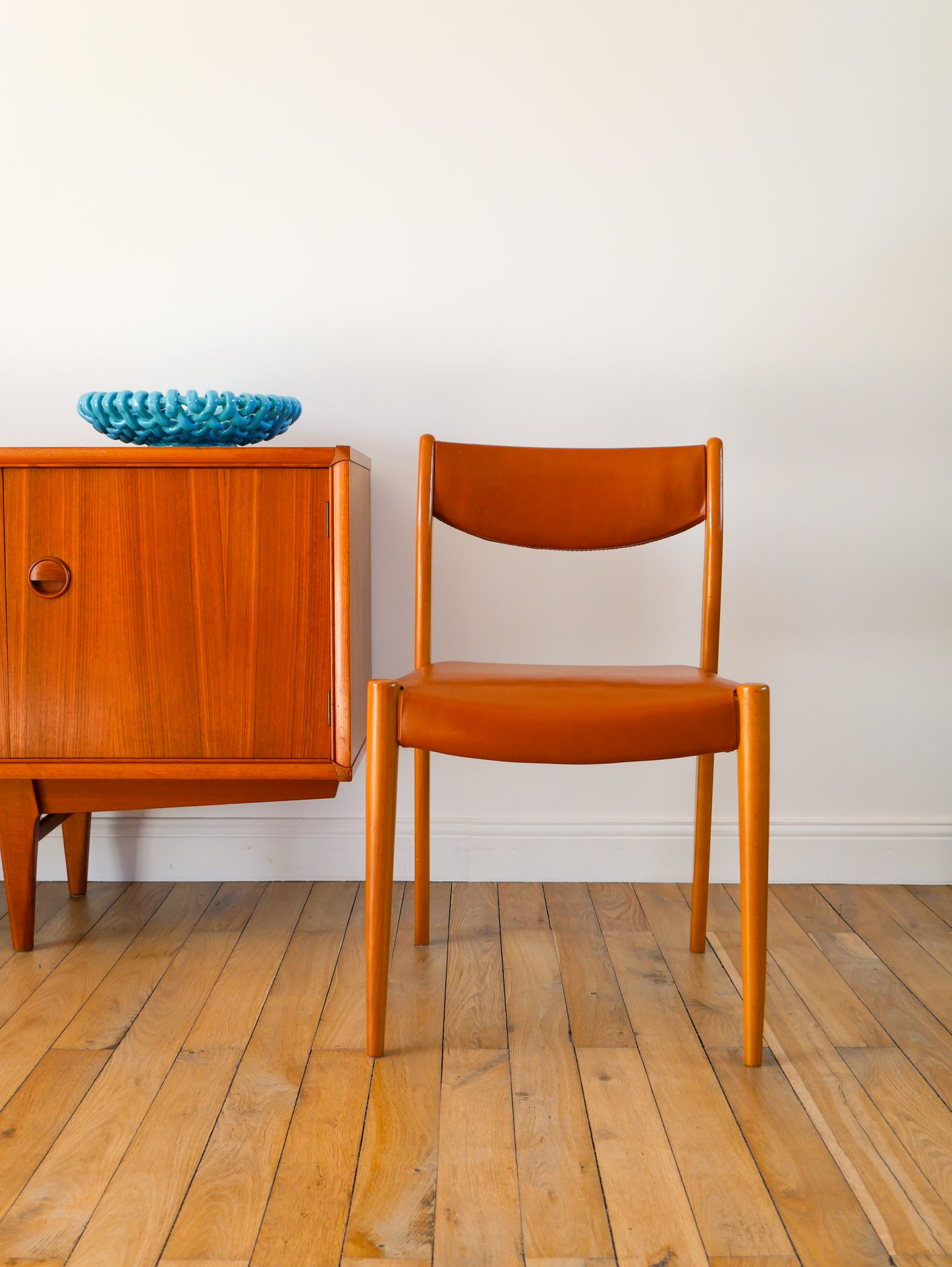 Ensemble de 4 chaises scandinaves, Miel & Mocha Mousse, 1950