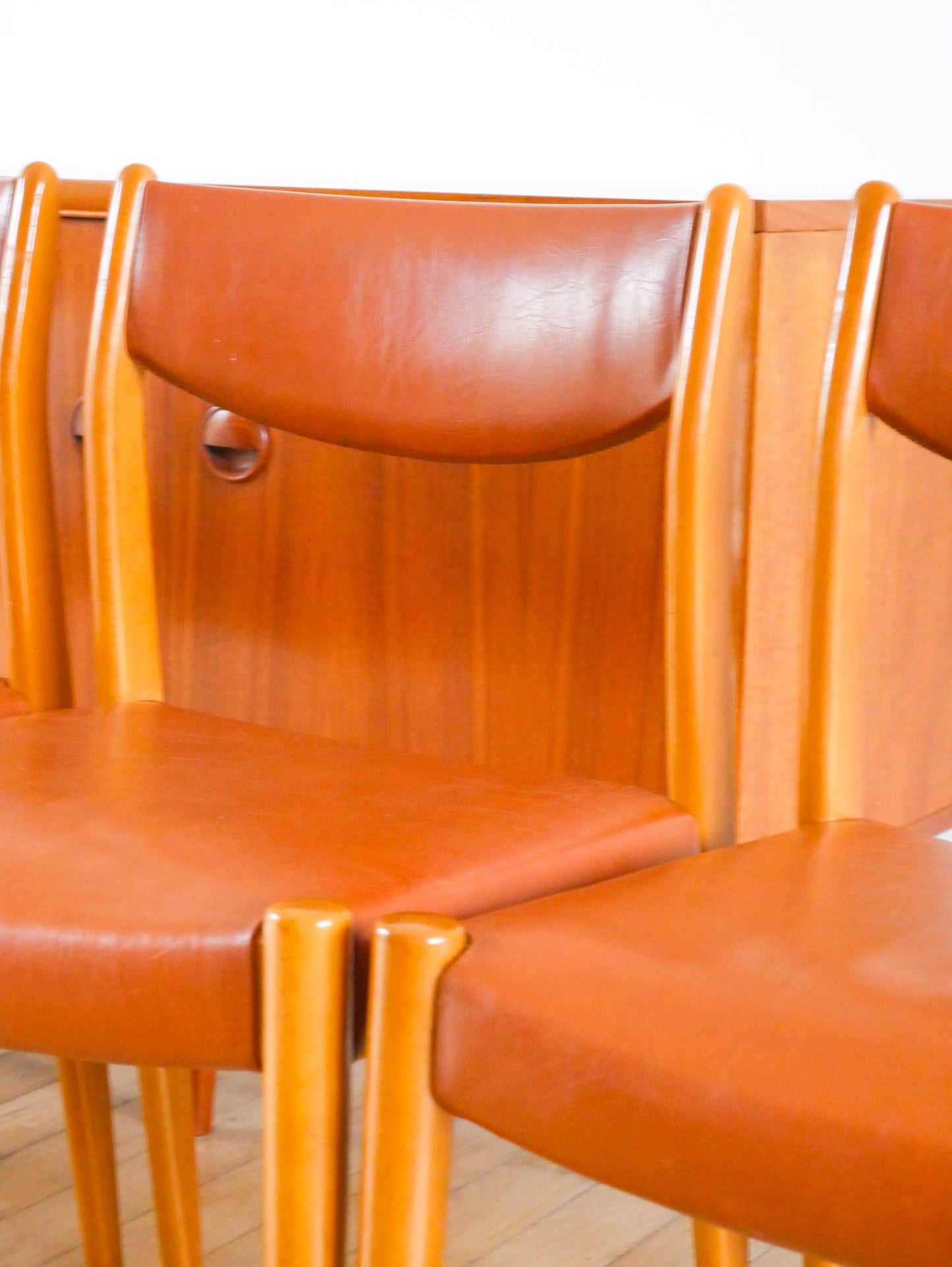 Ensemble de 4 chaises scandinaves, Miel & Mocha Mousse, 1950