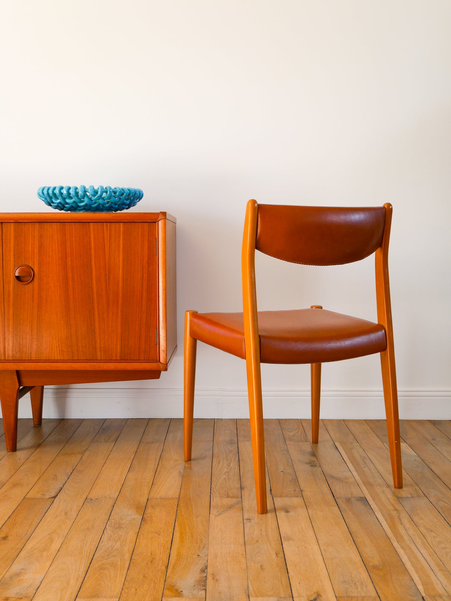 Ensemble de 4 chaises scandinaves, Miel & Mocha Mousse, 1950