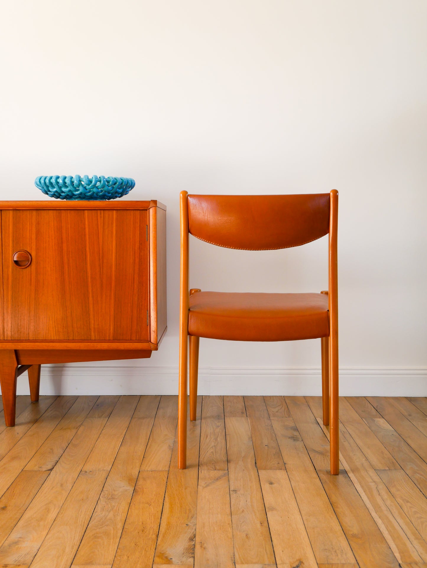 Ensemble de 4 chaises scandinaves, Miel & Mocha Mousse, 1950