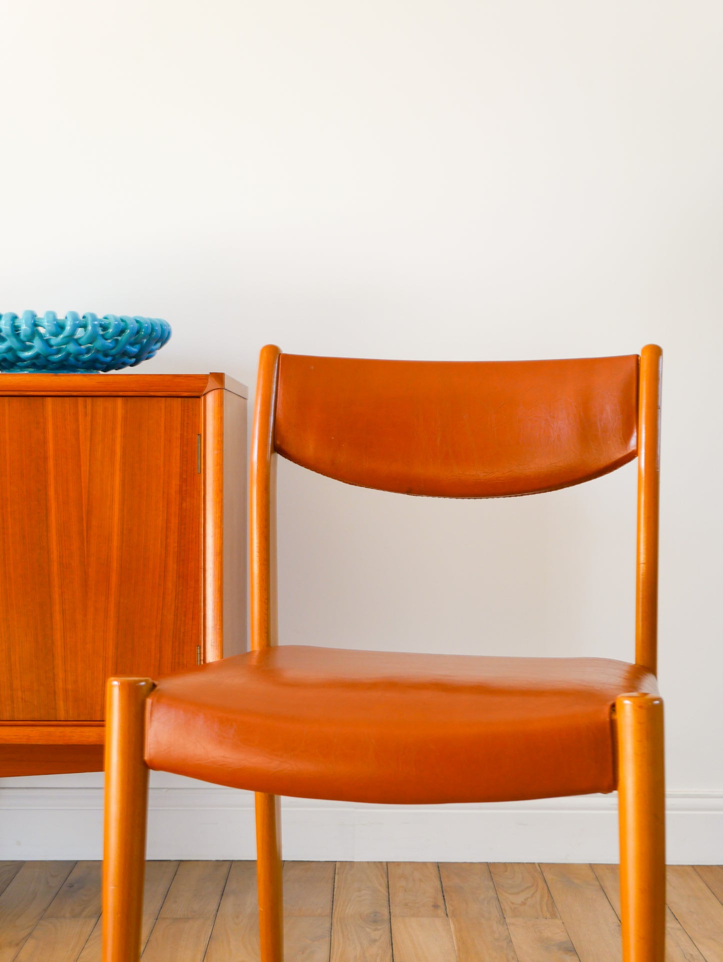 Ensemble de 4 chaises scandinaves, Miel & Mocha Mousse, 1950