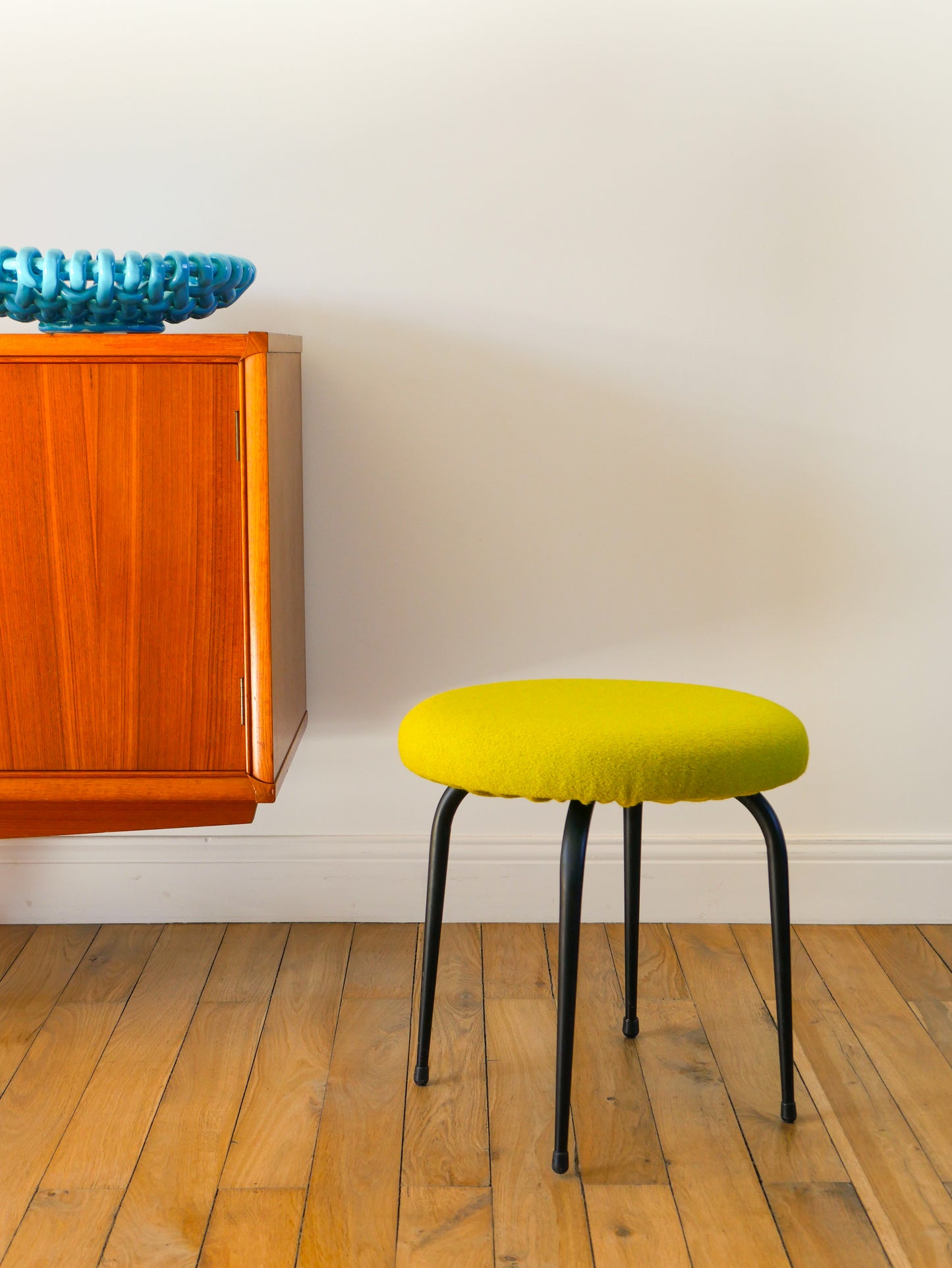 Tabouret en fer noir et laine bouillie, Vert, 1960