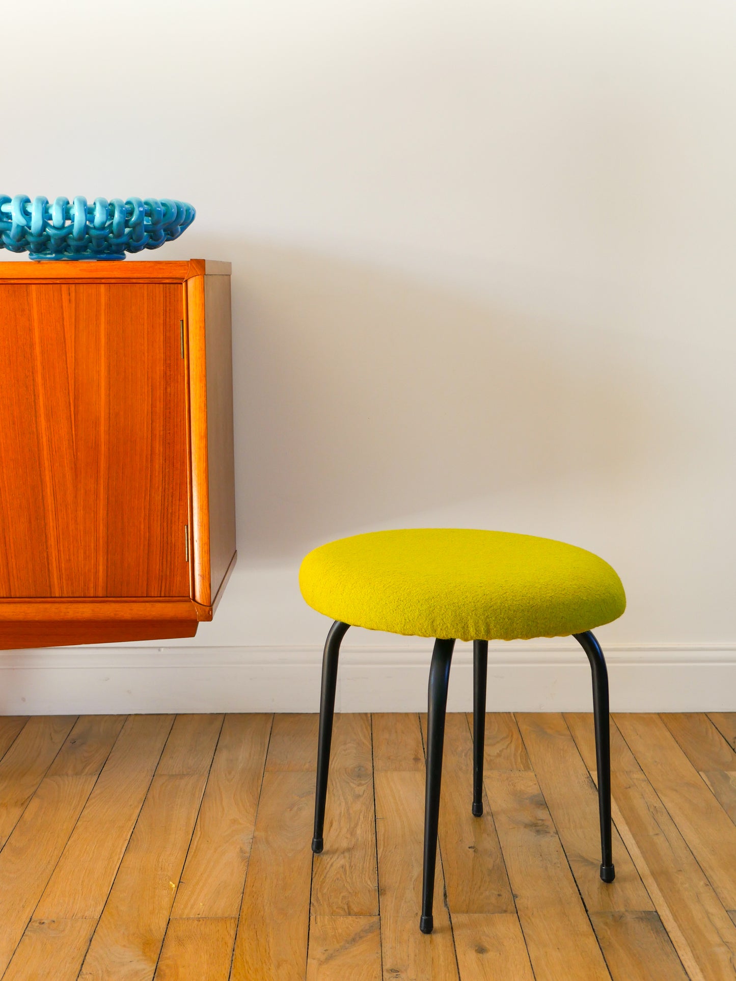 Tabouret en fer noir et laine bouillie, Vert, 1960