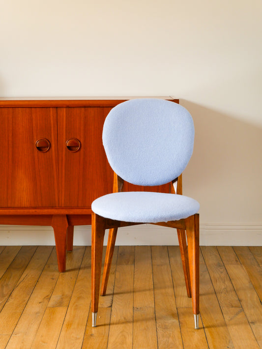Chaise en bois de hêtre, retapissée en Laine bouillie Baby Blue, 1950