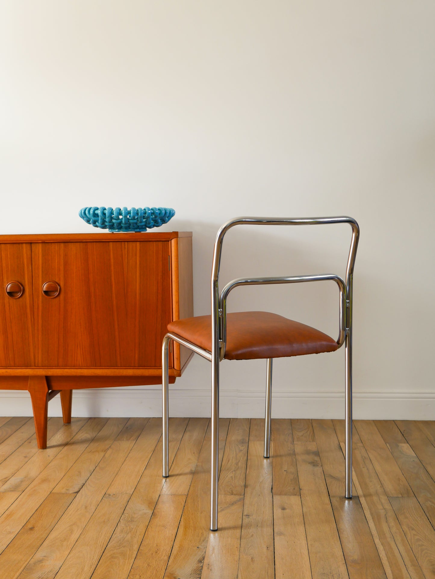 Chaise en chrome et skaï, Fauve, Design Bauhaus, 1970