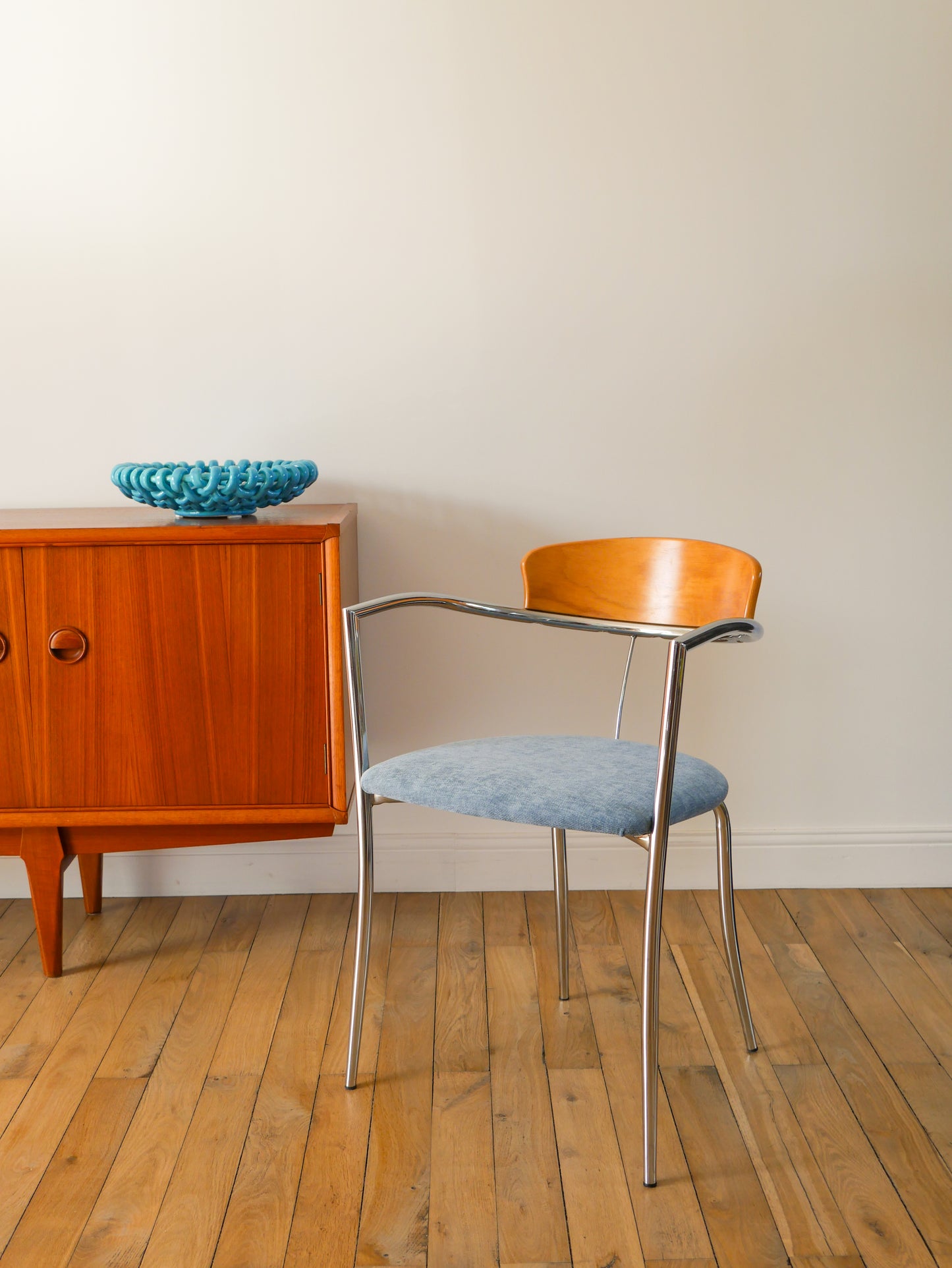 Paire de chaises en chrome et dossier en bois, Baby Blue, Design, 1970