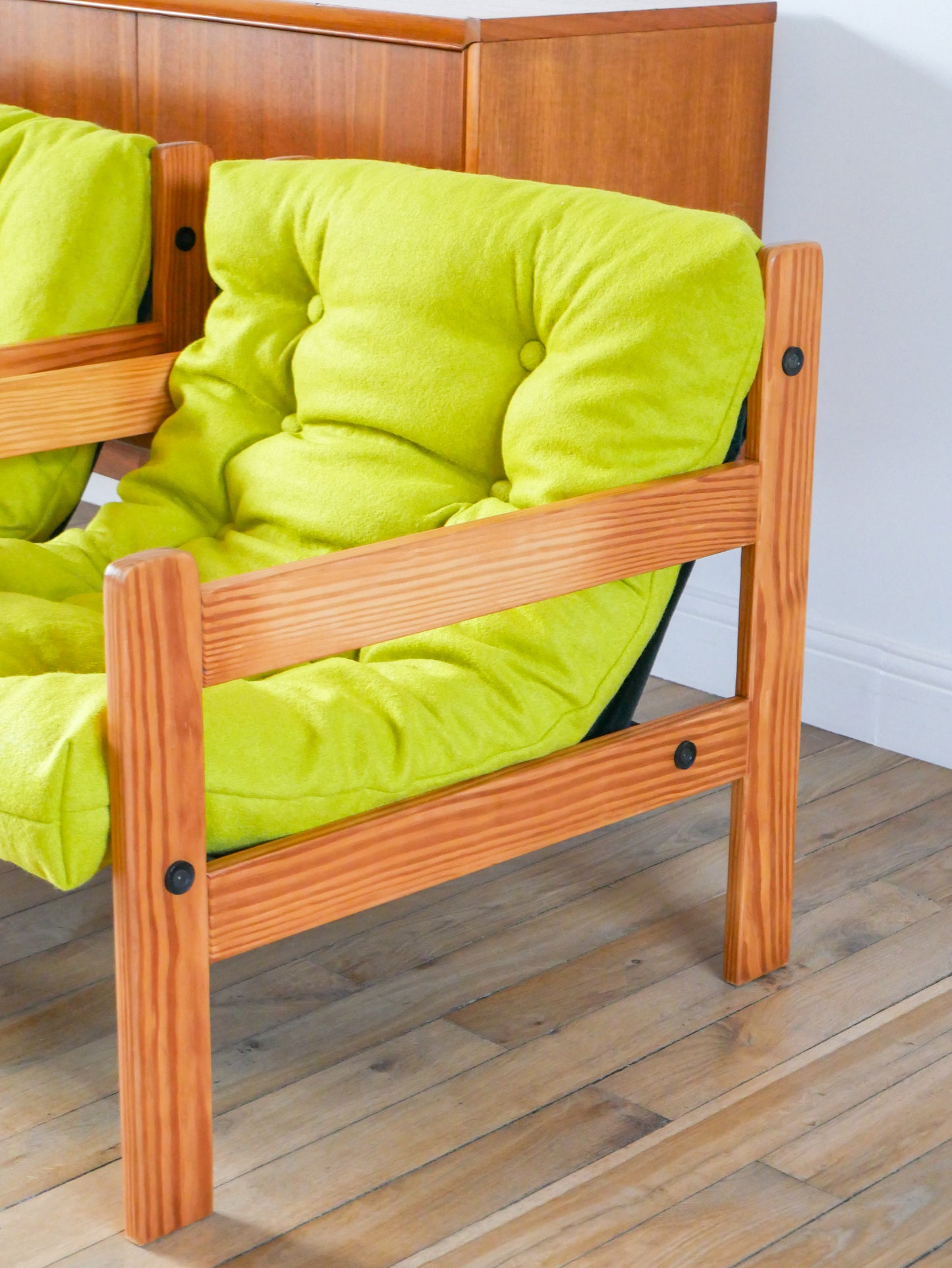 Paire de chauffeuses en pin et laine bouillie, Vert Matcha, 1980