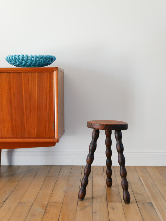 Tabouret tripode haut en bois, pieds tourné, 1950 - 44 X 23 cm