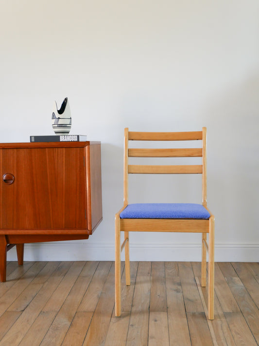 Ensemble de 4 chaises en pin massif, retapissées en laine, Bleu Océan, 1980