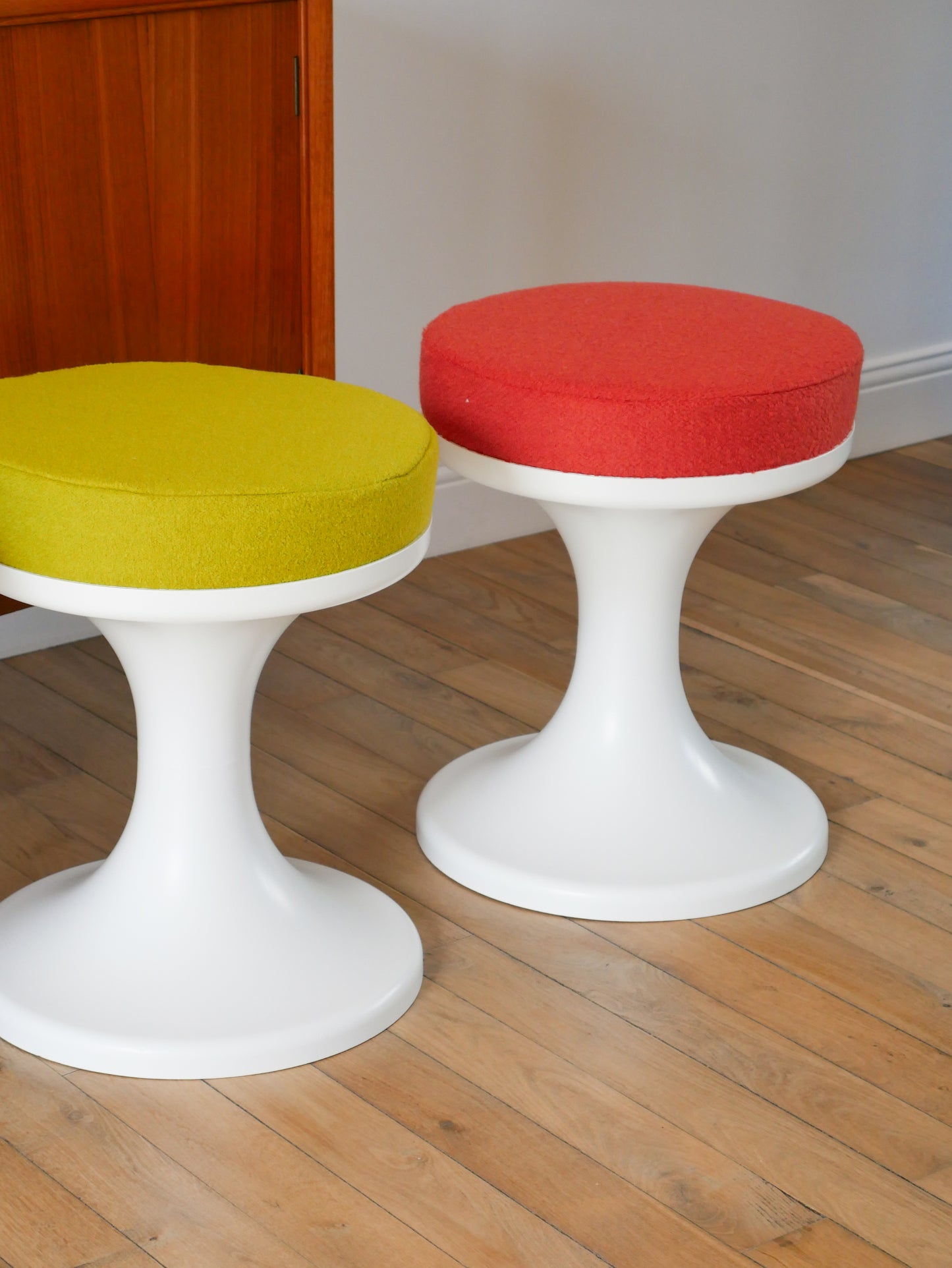 Tabouret tulipe en Plastique et Laine, Rouille, Design Space Age, 1970