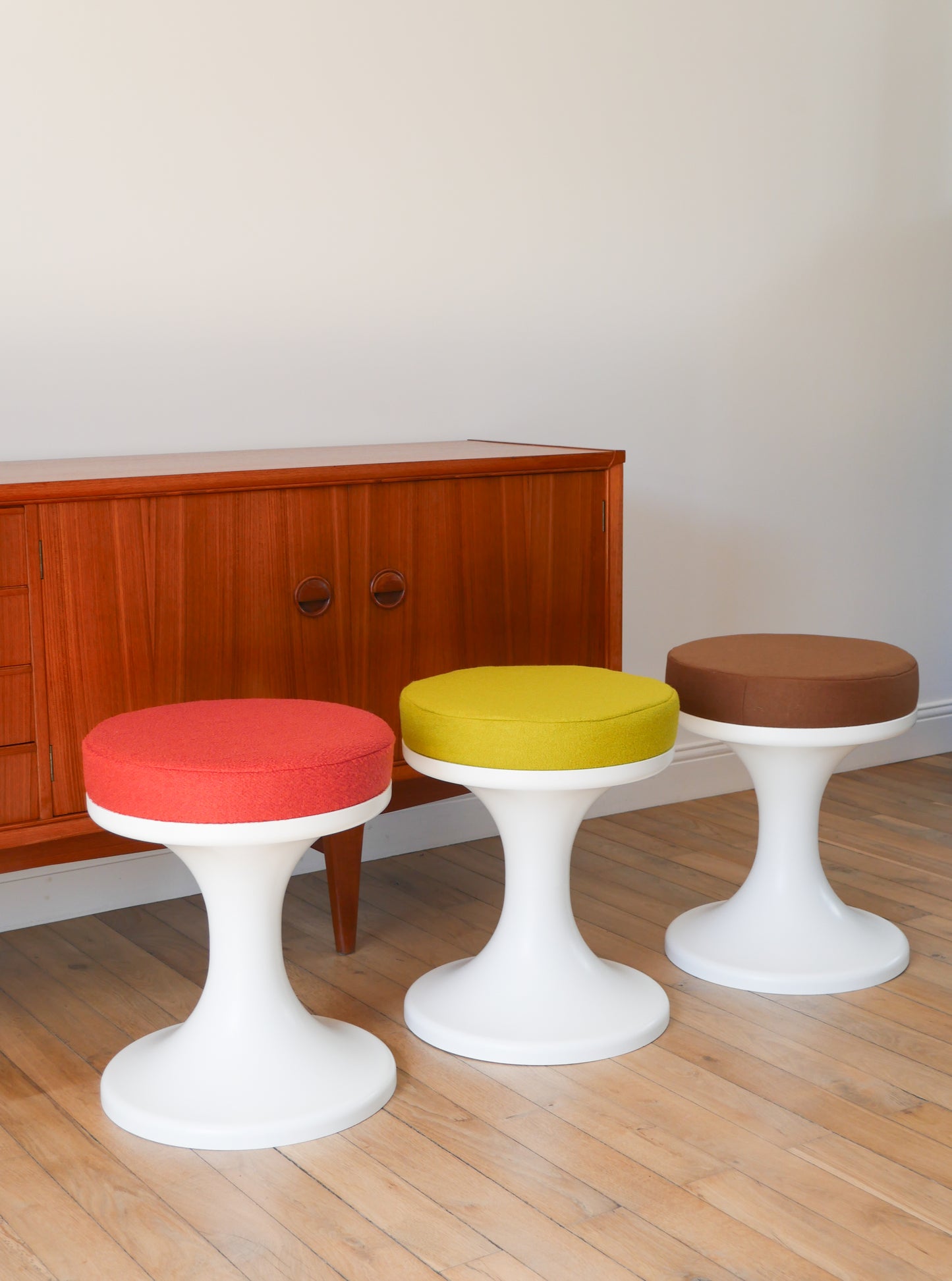 Tabouret tulipe en Plastique et Laine, Mocha Mousse, Design Space Age, 1970