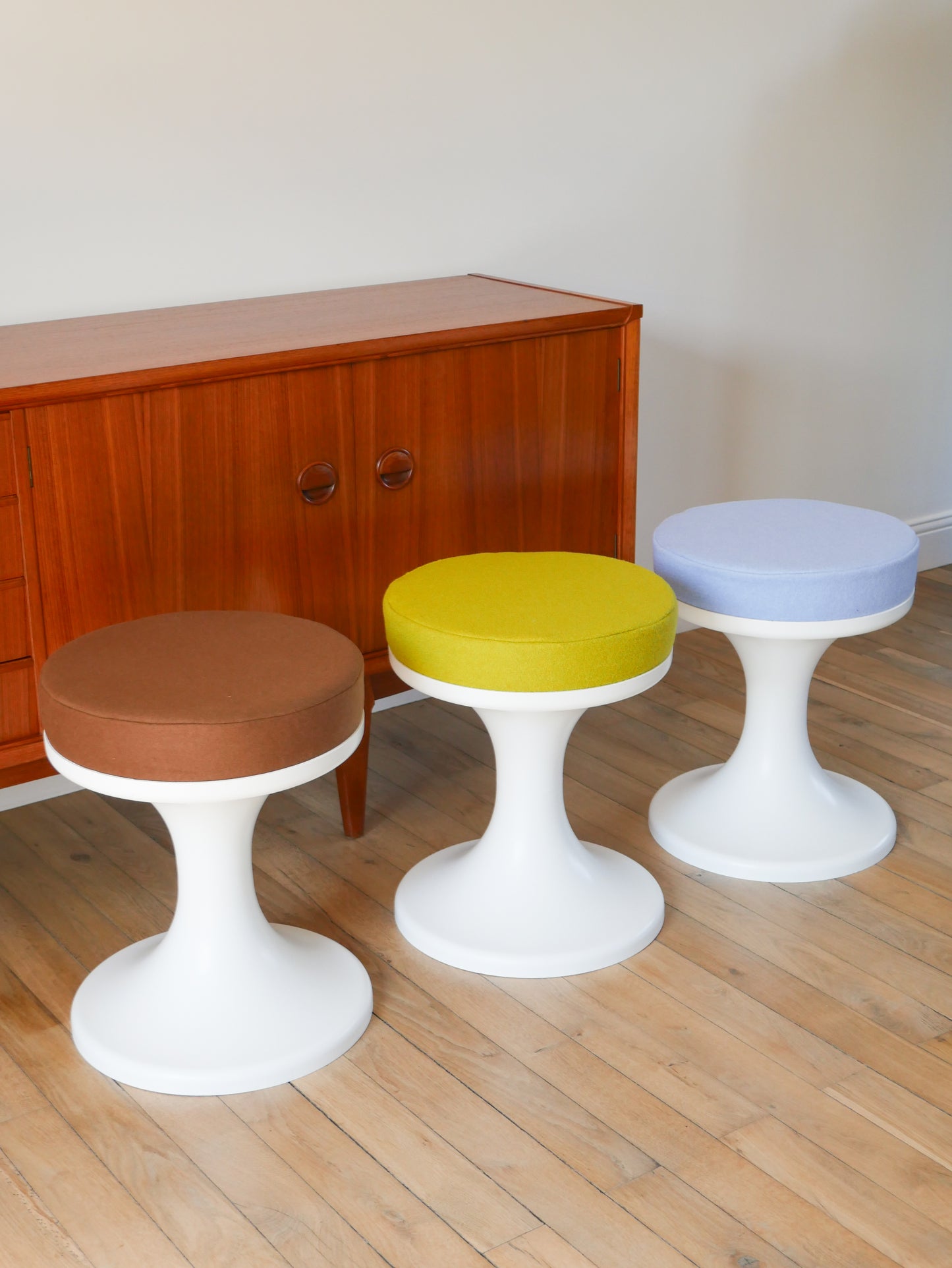 Tabouret tulipe en Plastique et Laine, Mocha Mousse, Design Space Age, 1970