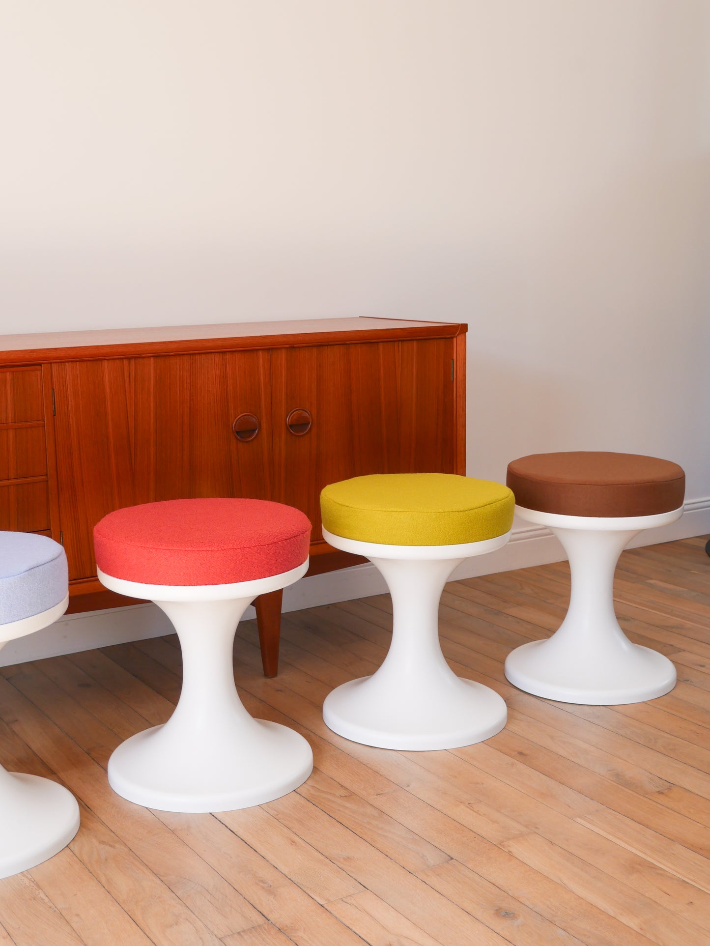 Tabouret tulipe en Plastique et Laine, Mocha Mousse, Design Space Age, 1970