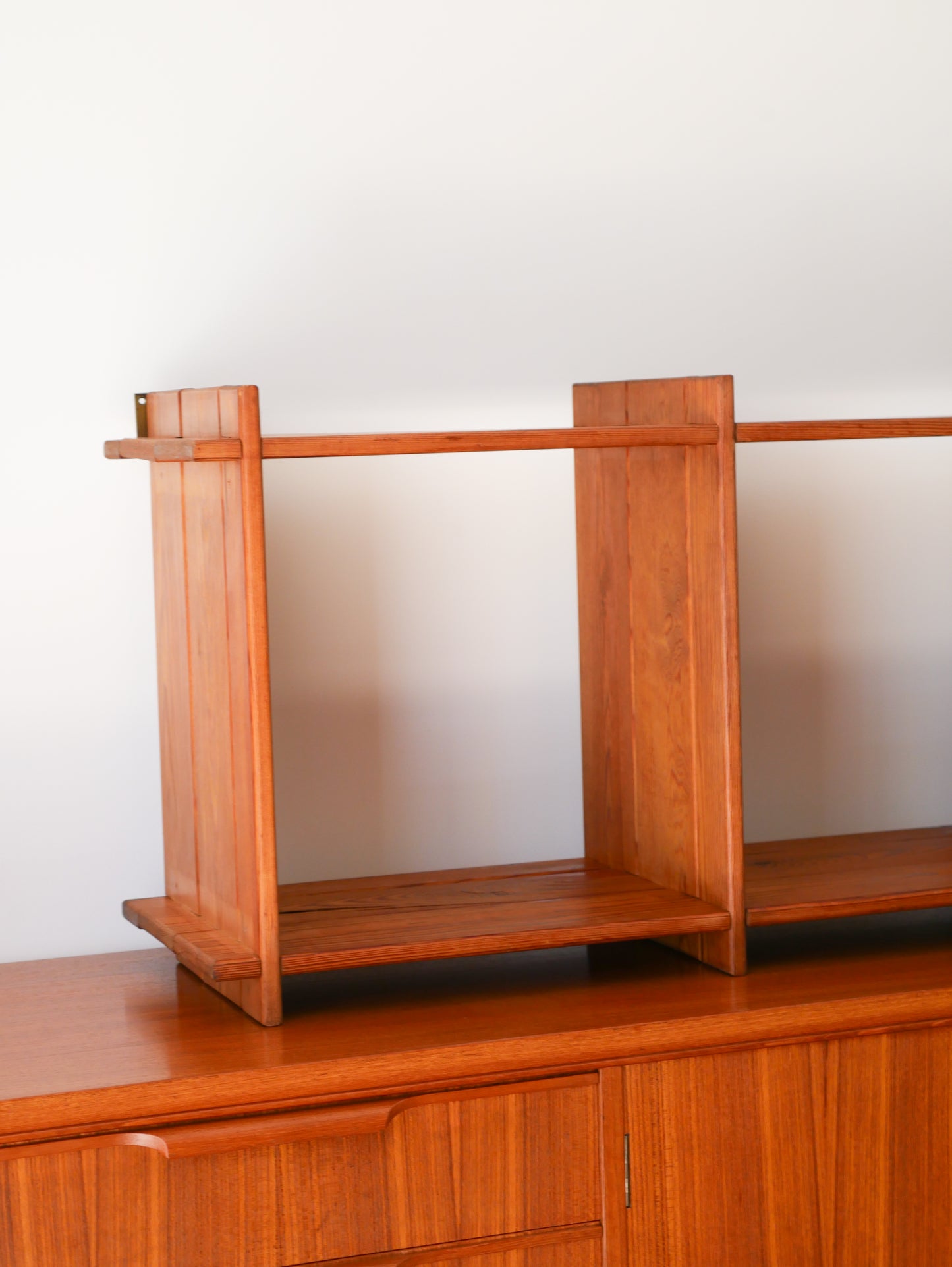 Étagère en pin, sur pieds ou à poser, 1980