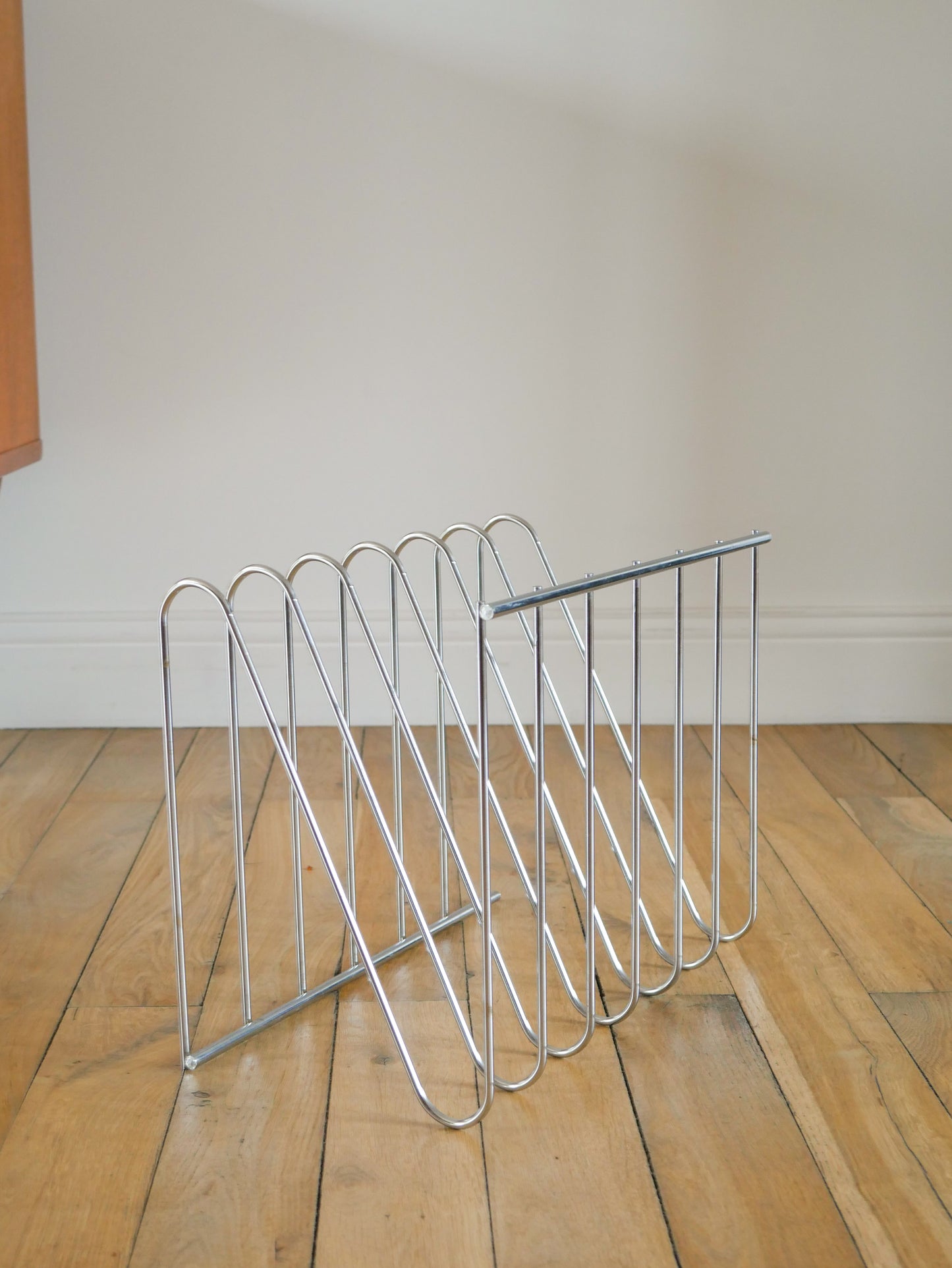 Porte-revue métal chromé Design attribué à François Arnal pour Atelier A, Made in France, 1970