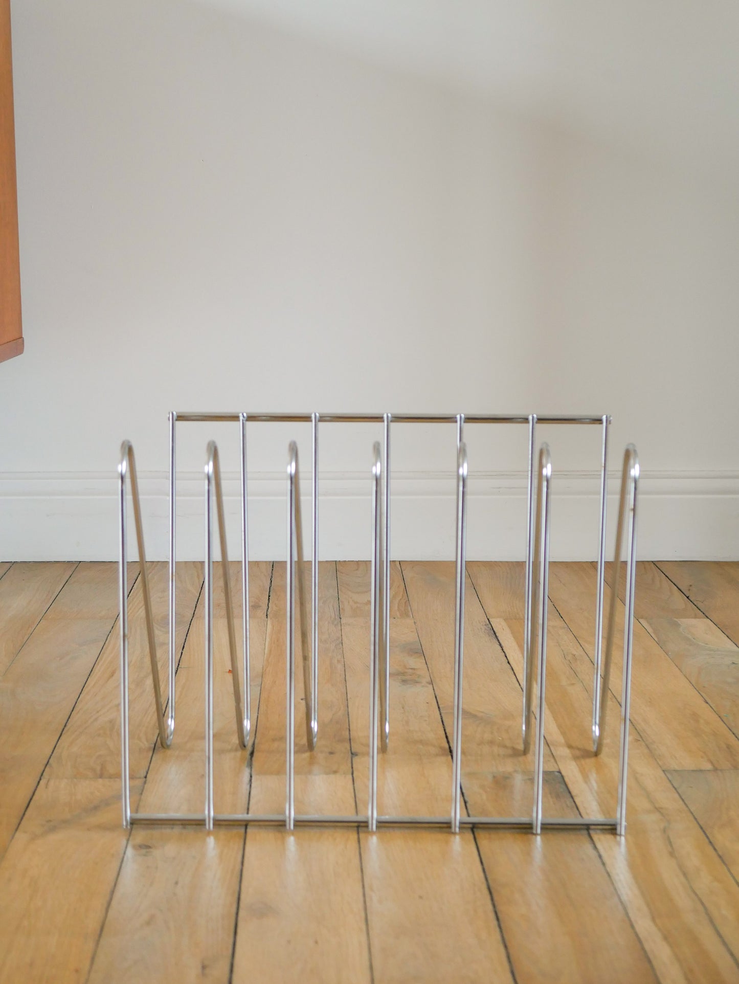 Porte-revue métal chromé Design attribué à François Arnal pour Atelier A, Made in France, 1970