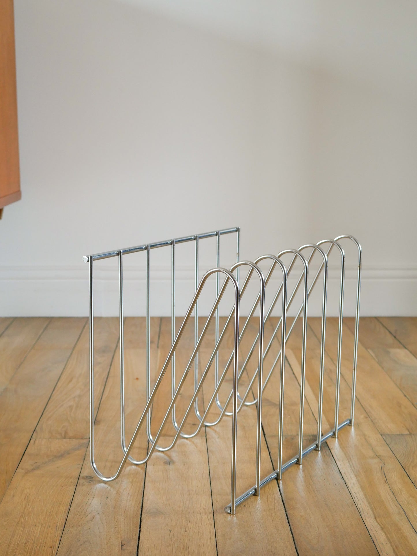 Porte-revue métal chromé Design attribué à François Arnal pour Atelier A, Made in France, 1970
