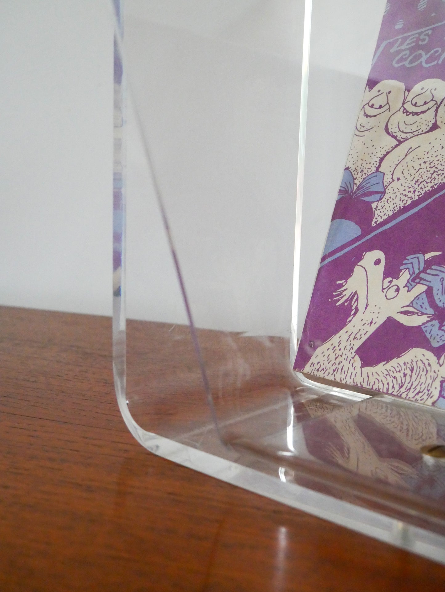 Porte-revue en plexi transparent et laiton doré, David Lange pour Roche Bobois, Design, 1970