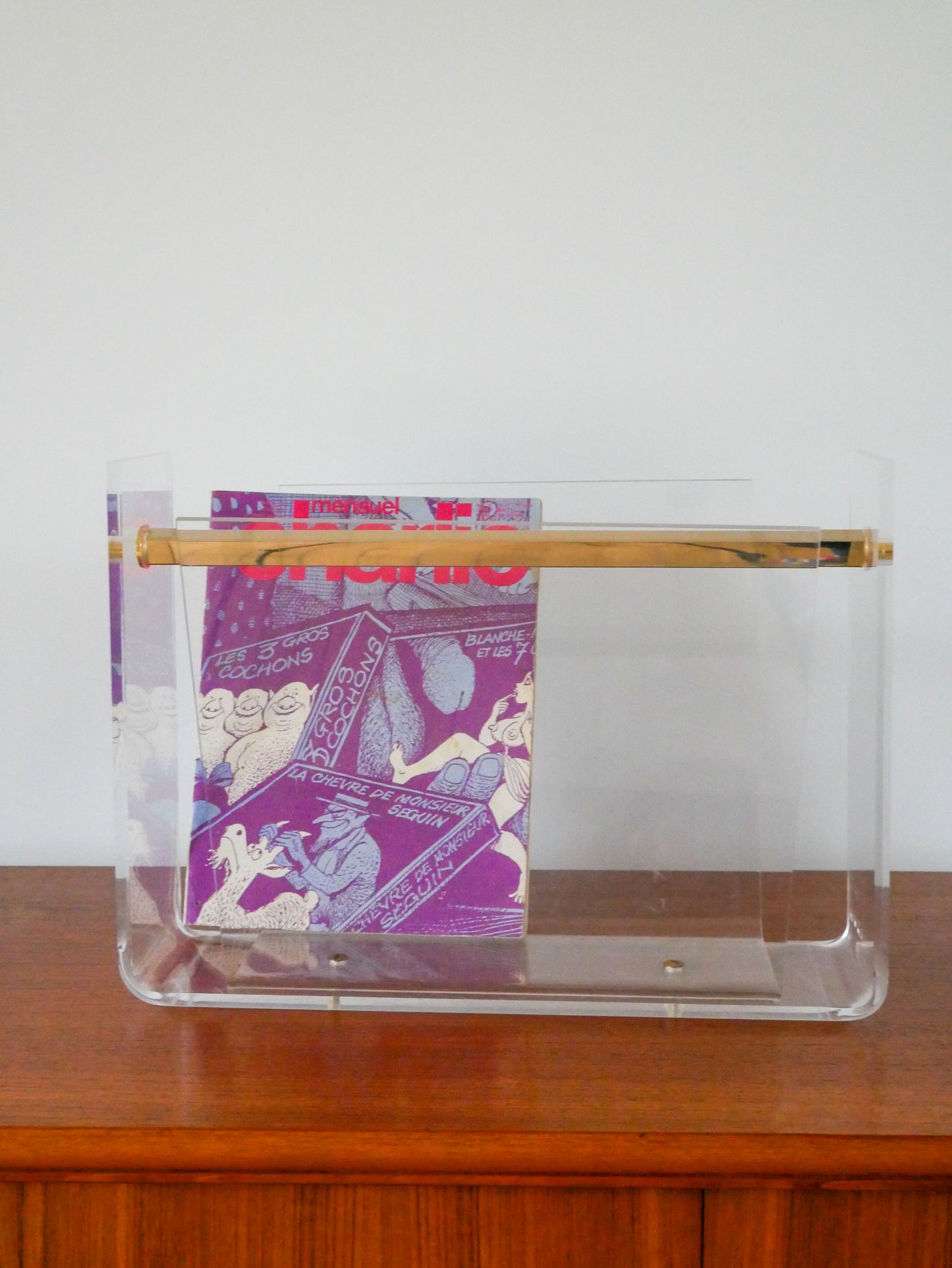 Porte-revue en plexi transparent et laiton doré, David Lange pour Roche Bobois, Design, 1970