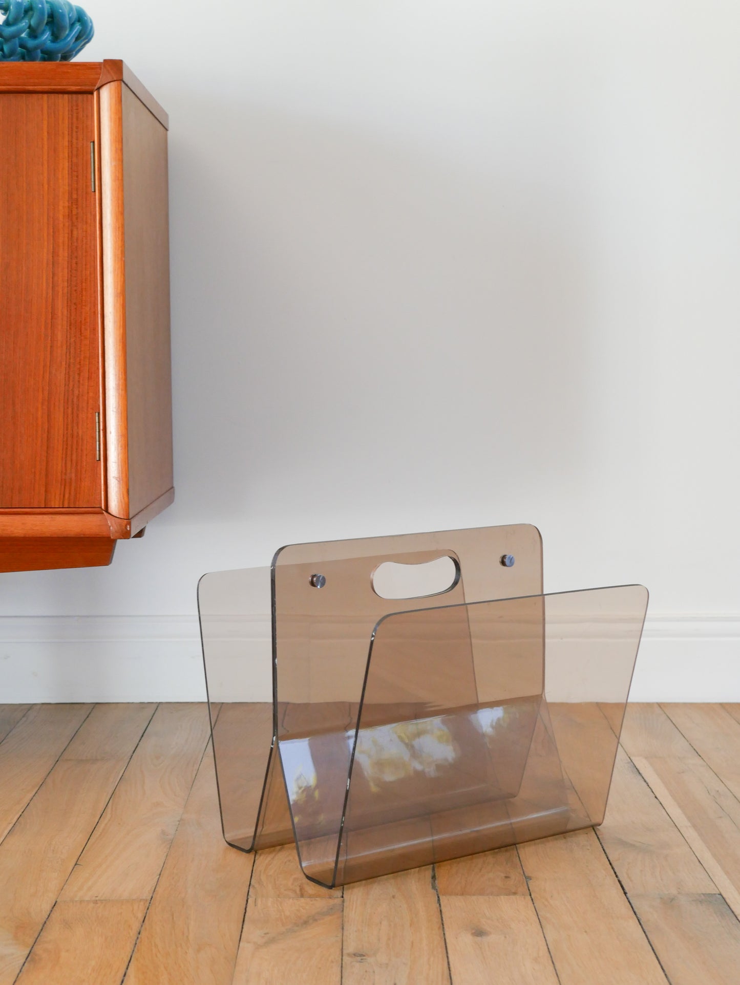 Porte-revues en plexi, Fumé, Design, 1970