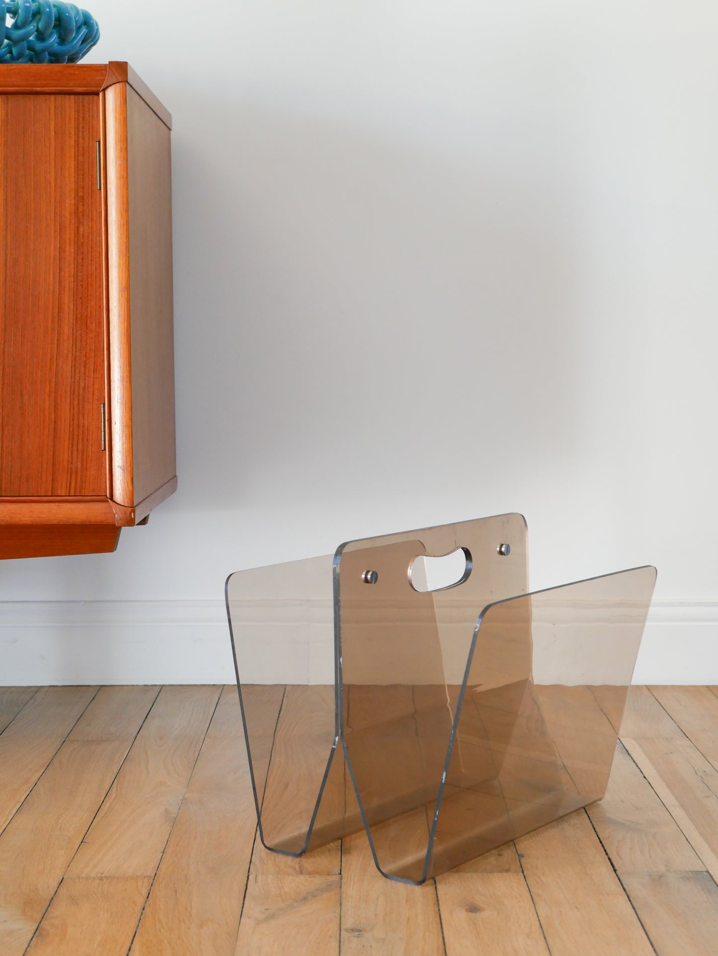 Porte-revues en plexi, Fumé, Design, 1970