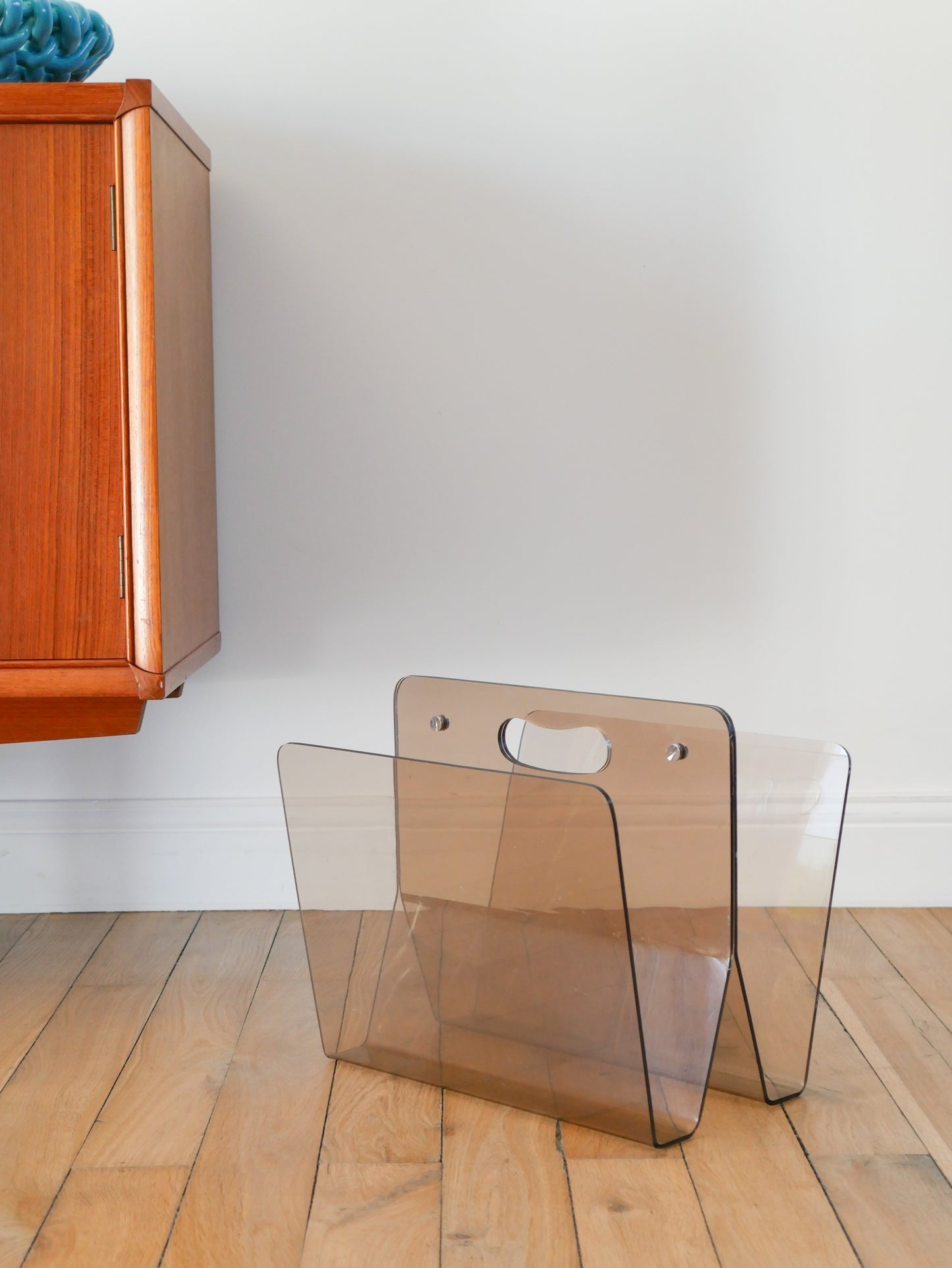 Porte-revues en plexi, Fumé, Design, 1970