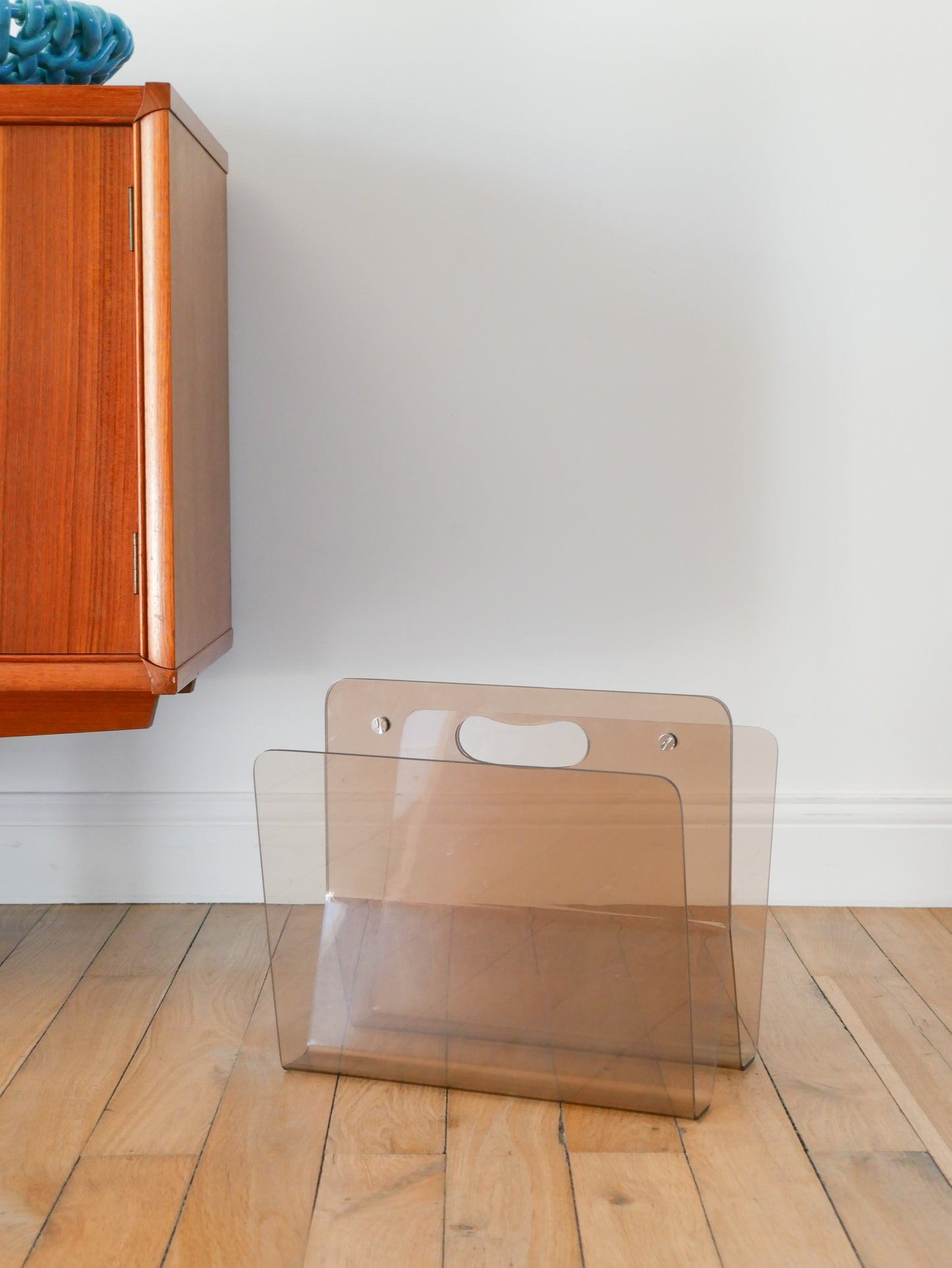 Porte-revues en plexi, Fumé, Design, 1970