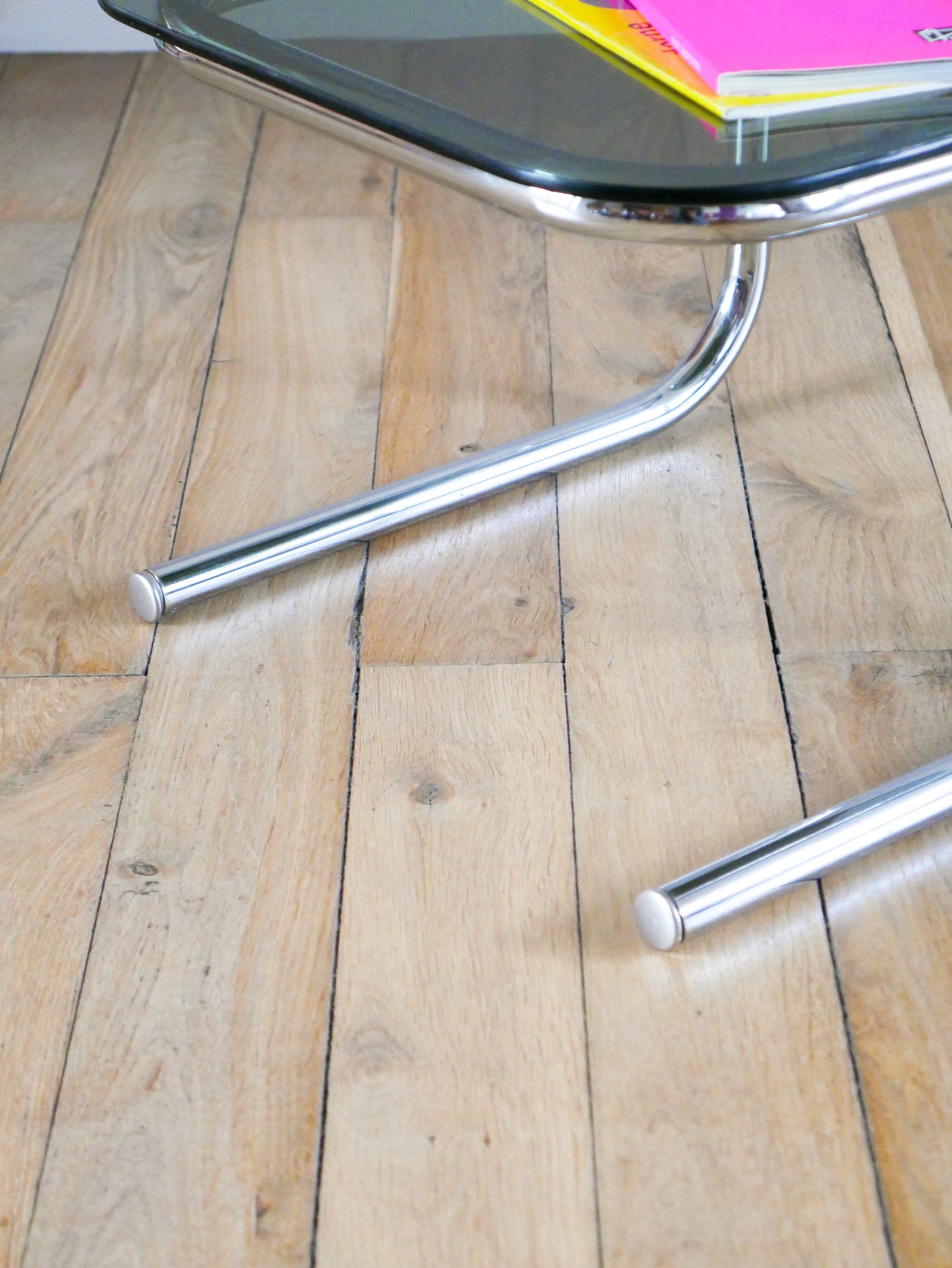 Petite table basse tubulaire en verre fumé et chrome, Design, 1970