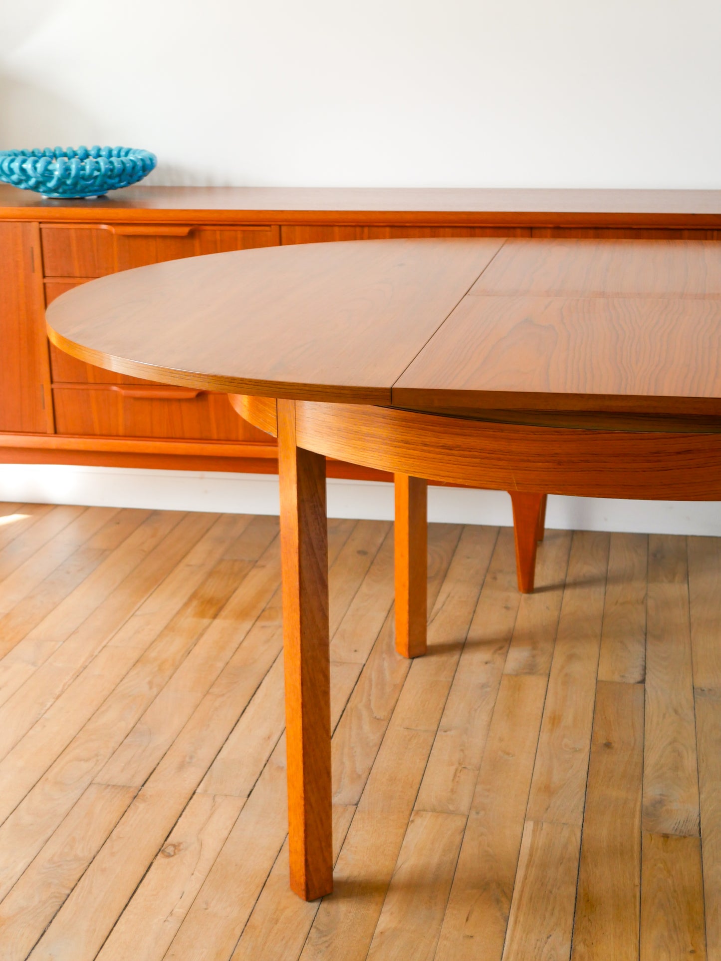 Grande table ronde de salon en bois, style Scandinave, 1960