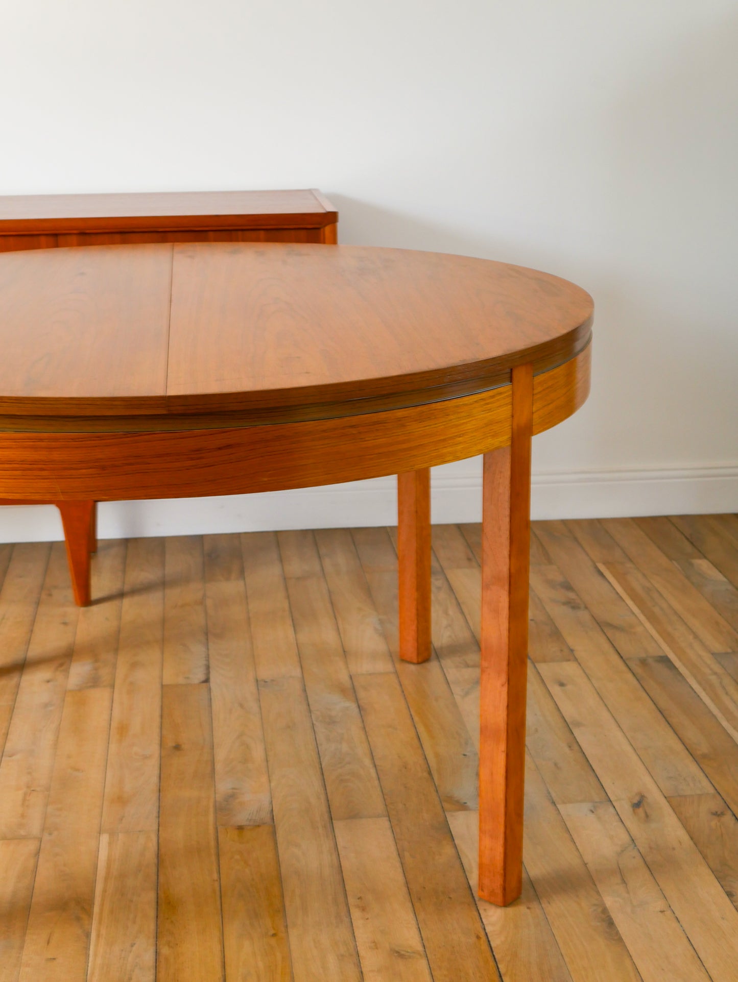 Grande table ronde de salon en bois, style Scandinave, 1960