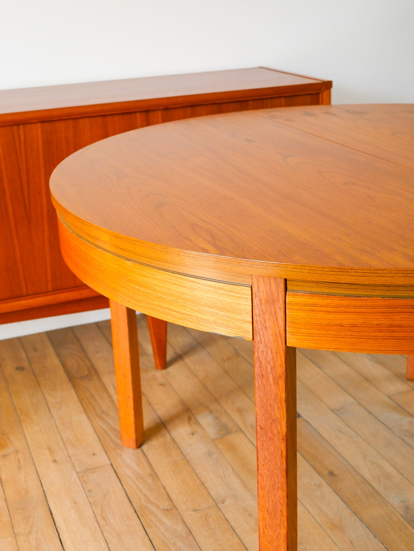 Grande table ronde de salon en bois, style Scandinave, 1960