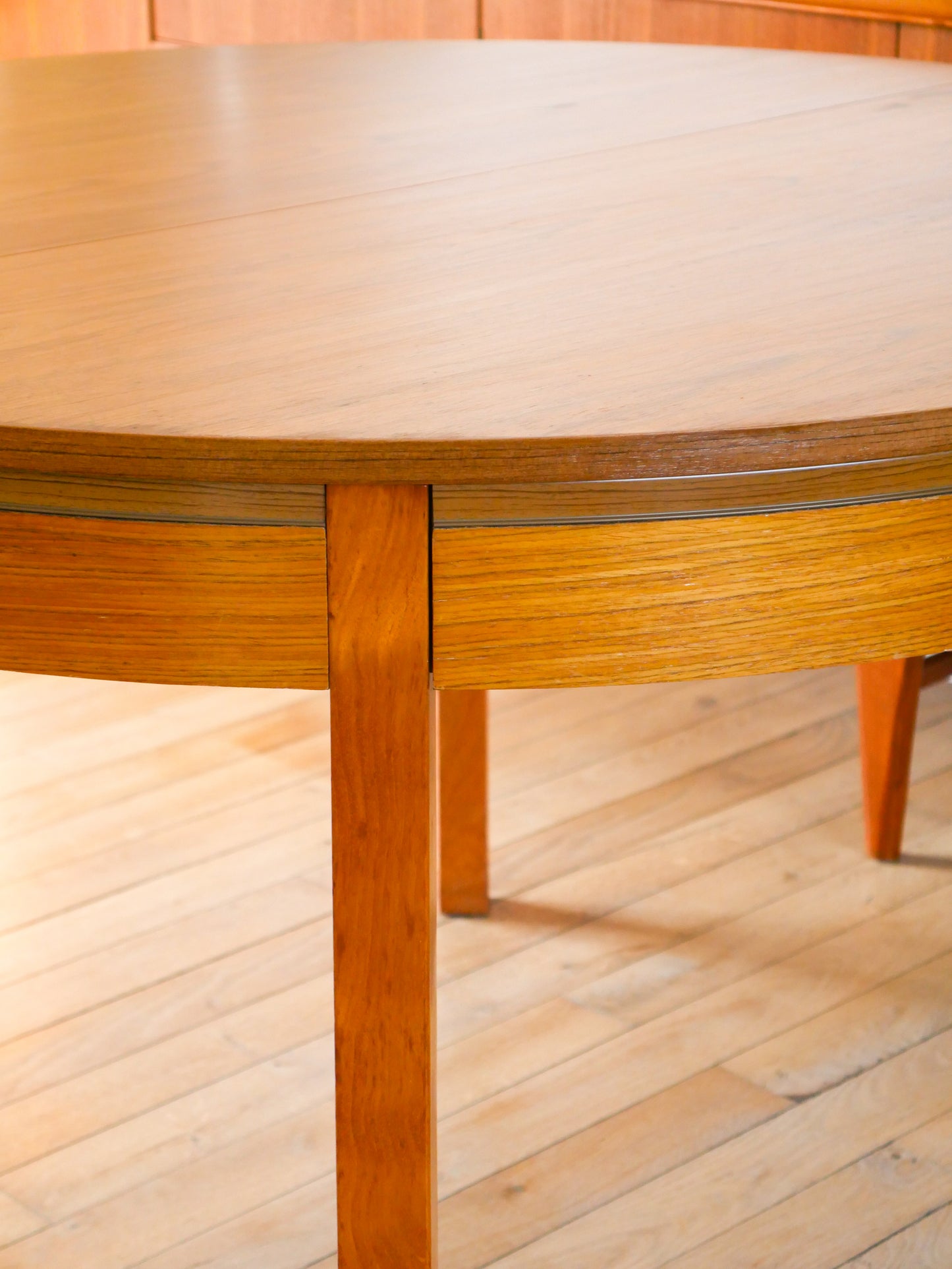 Grande table ronde de salon en bois, style Scandinave, 1960