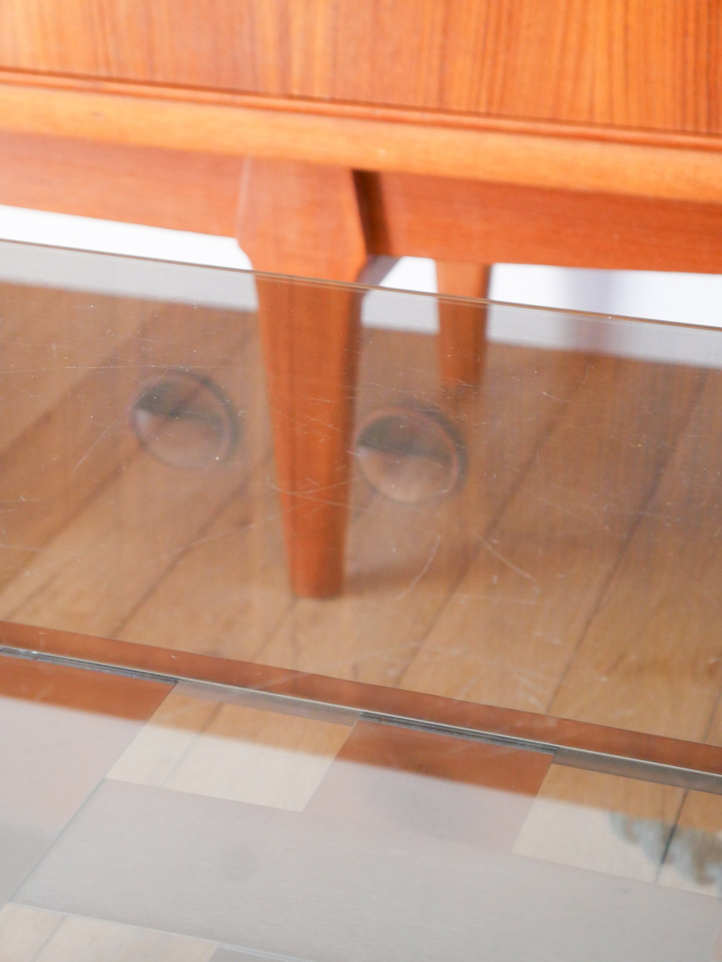 Table basse en aluminium et verre fumé, plateau rectangulaire, Design, 1980