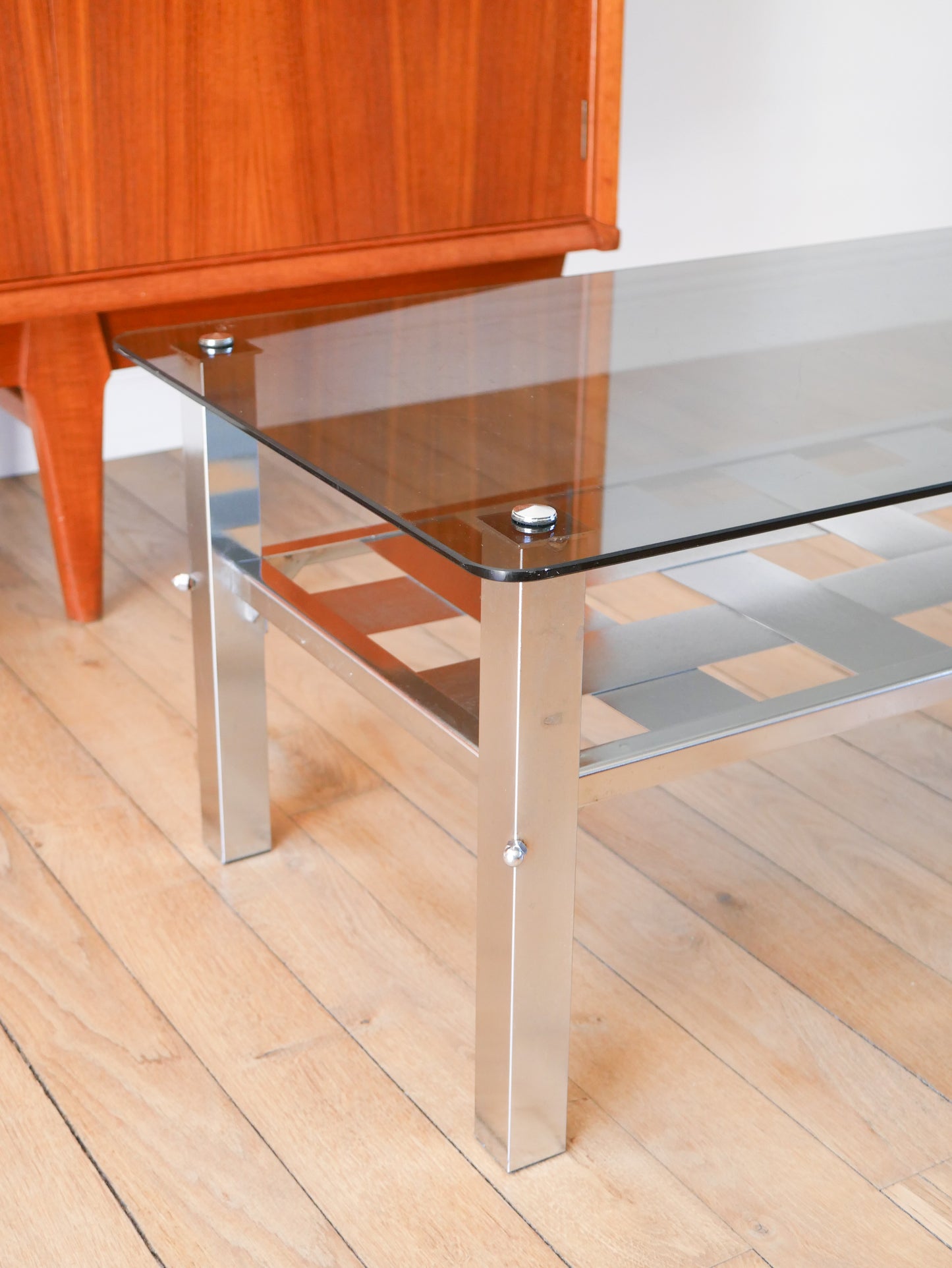 Table basse en aluminium et verre fumé, plateau rectangulaire, Design, 1980