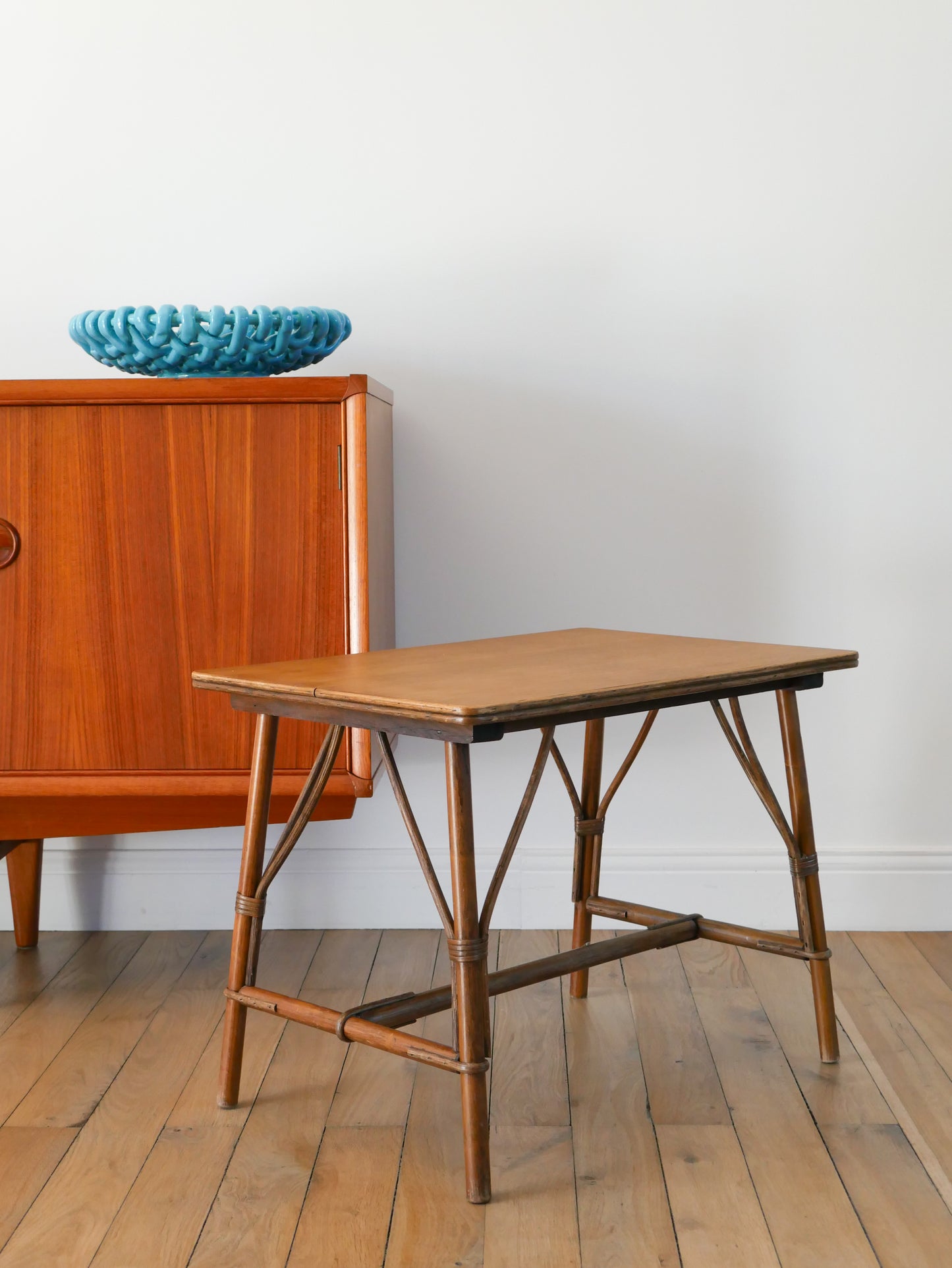 Table basse en rotin et placage bois, 1960