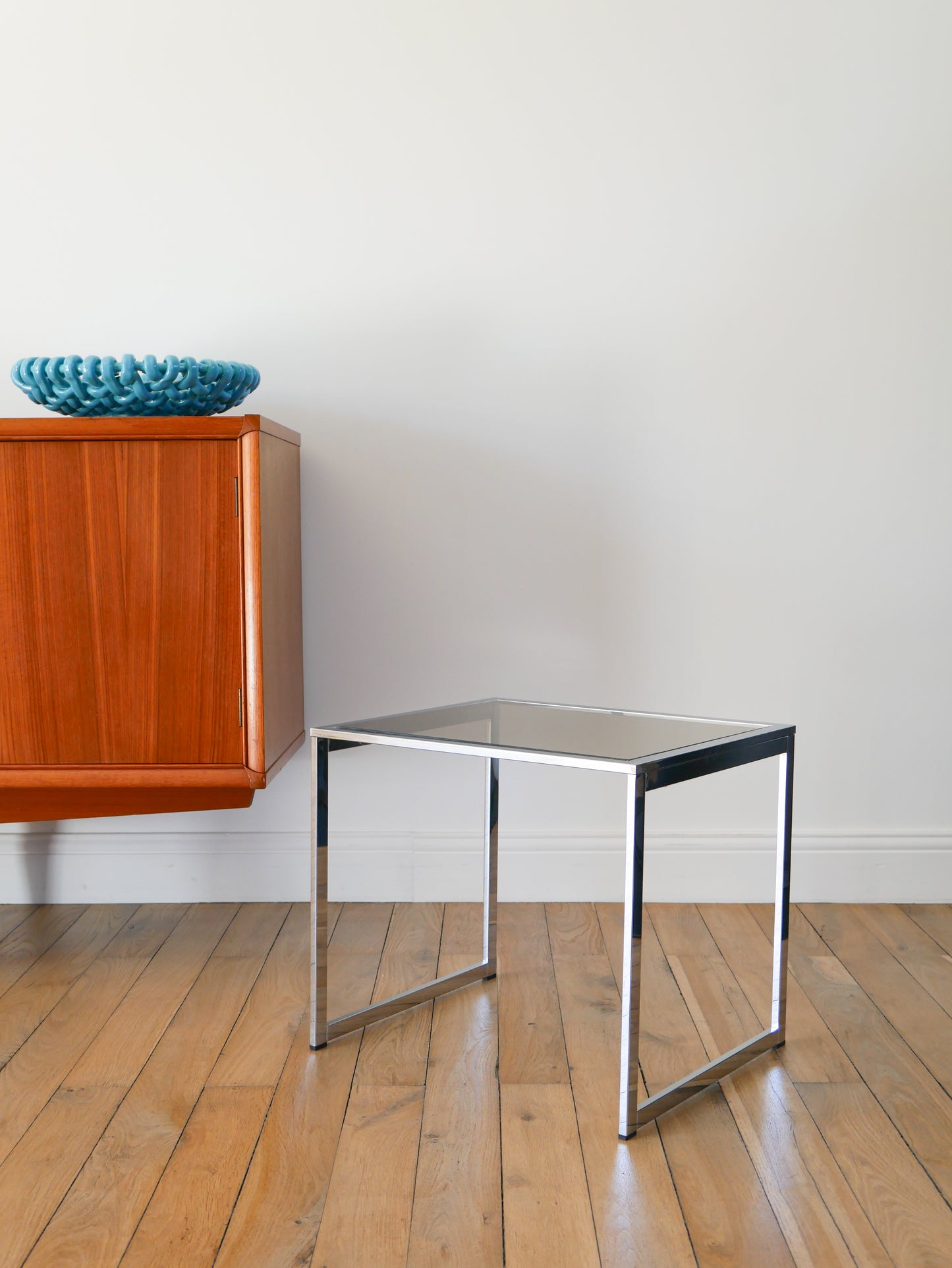 Table d'appoint en chrome et verre fumé, Design, 1970