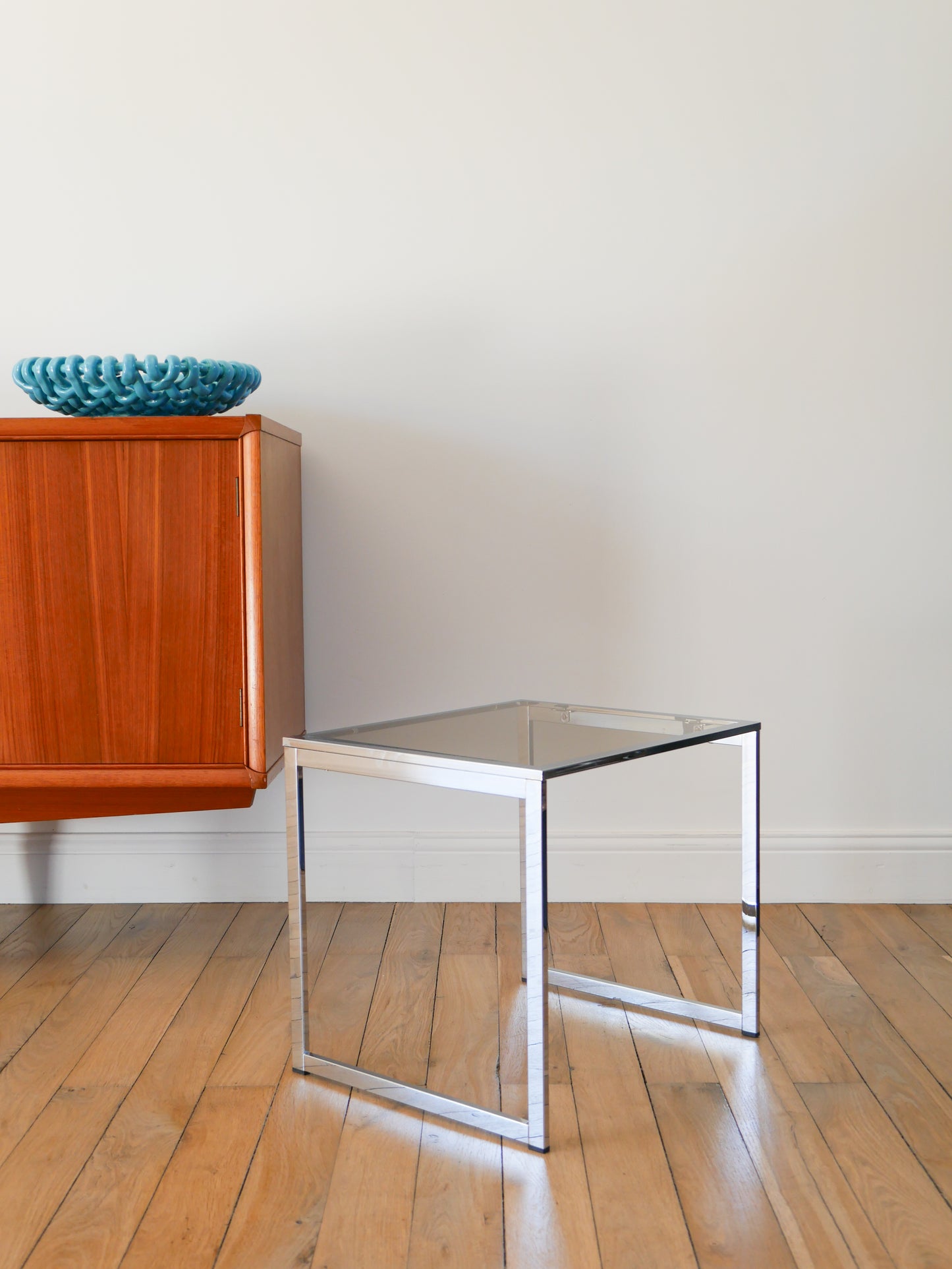 Table d'appoint en chrome et verre fumé, Design, 1970