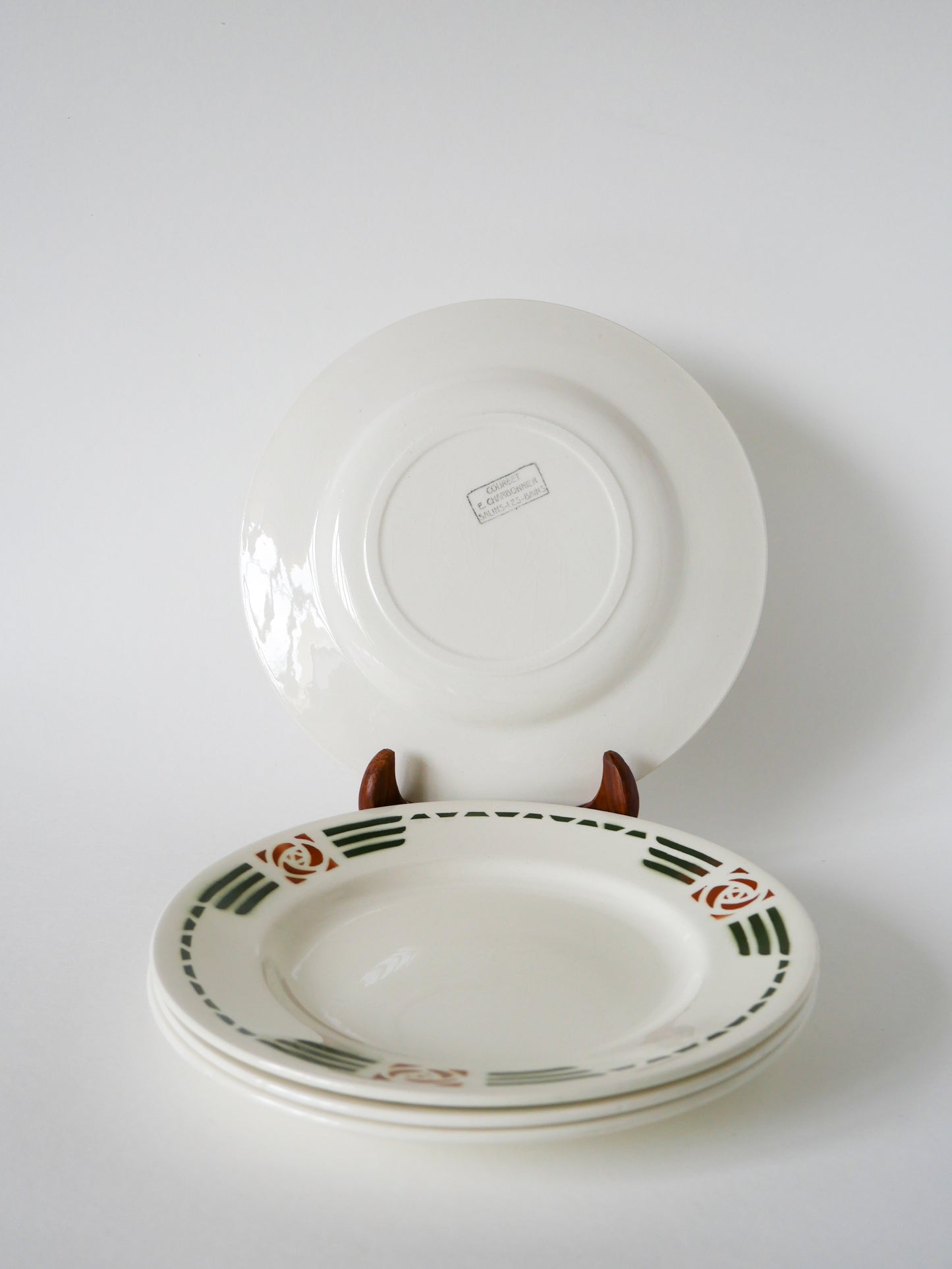 Lot de 4 assiettes plates Salins, E. Charbonnier, modèle "Courbet", 1930