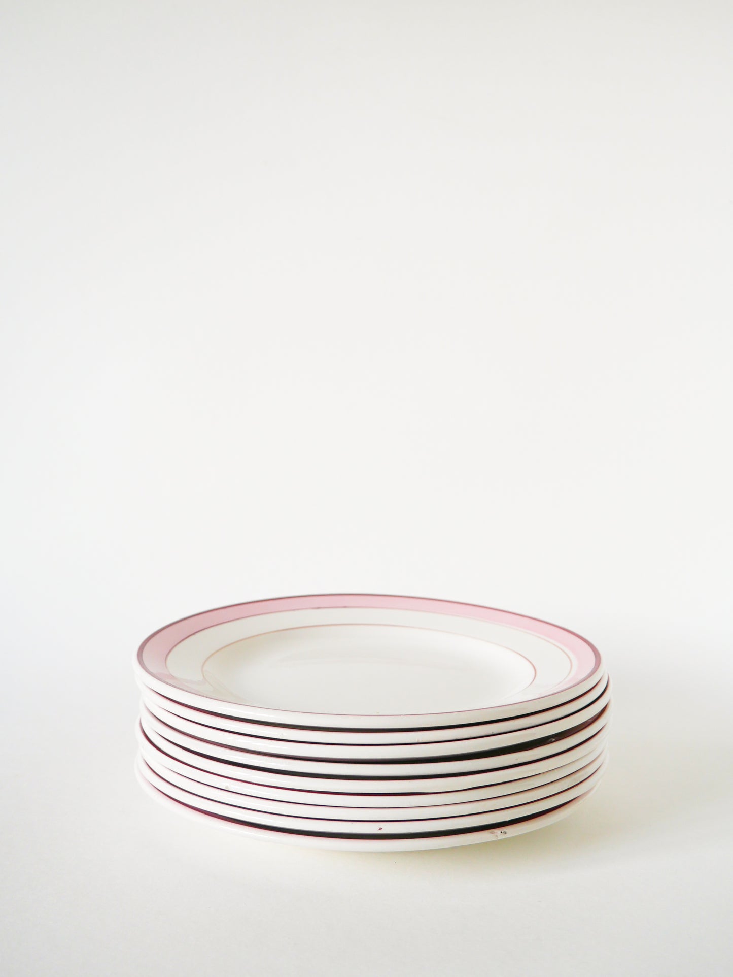 Lot de 9 assiettes à dessert Digoin, Modèle Lignes, Rose, 1960