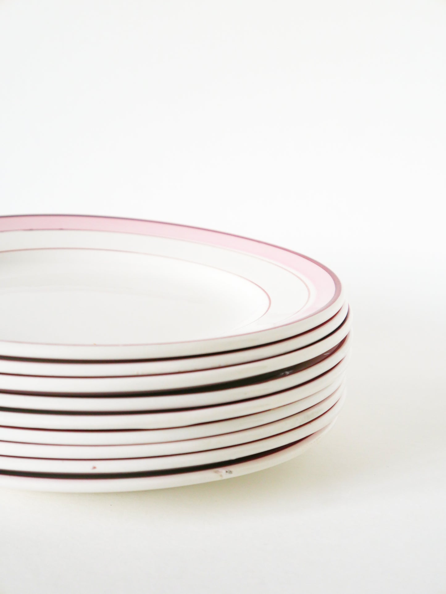 Lot de 9 assiettes à dessert Digoin, Modèle Lignes, Rose, 1960