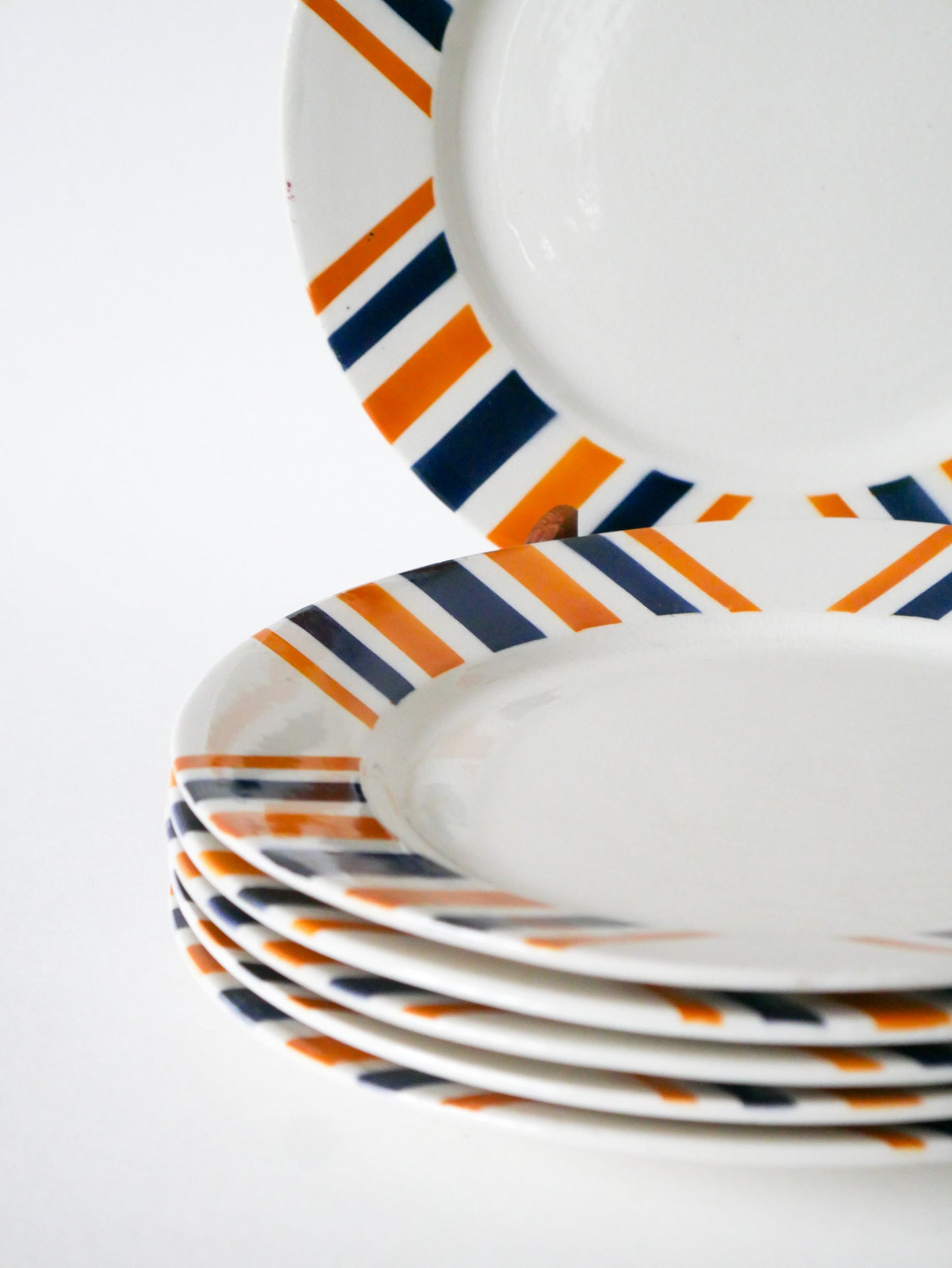 Lot de 6 assiettes plates à rayures, HBCM modèle "Eskualouna", Orange et Bleu, 1960