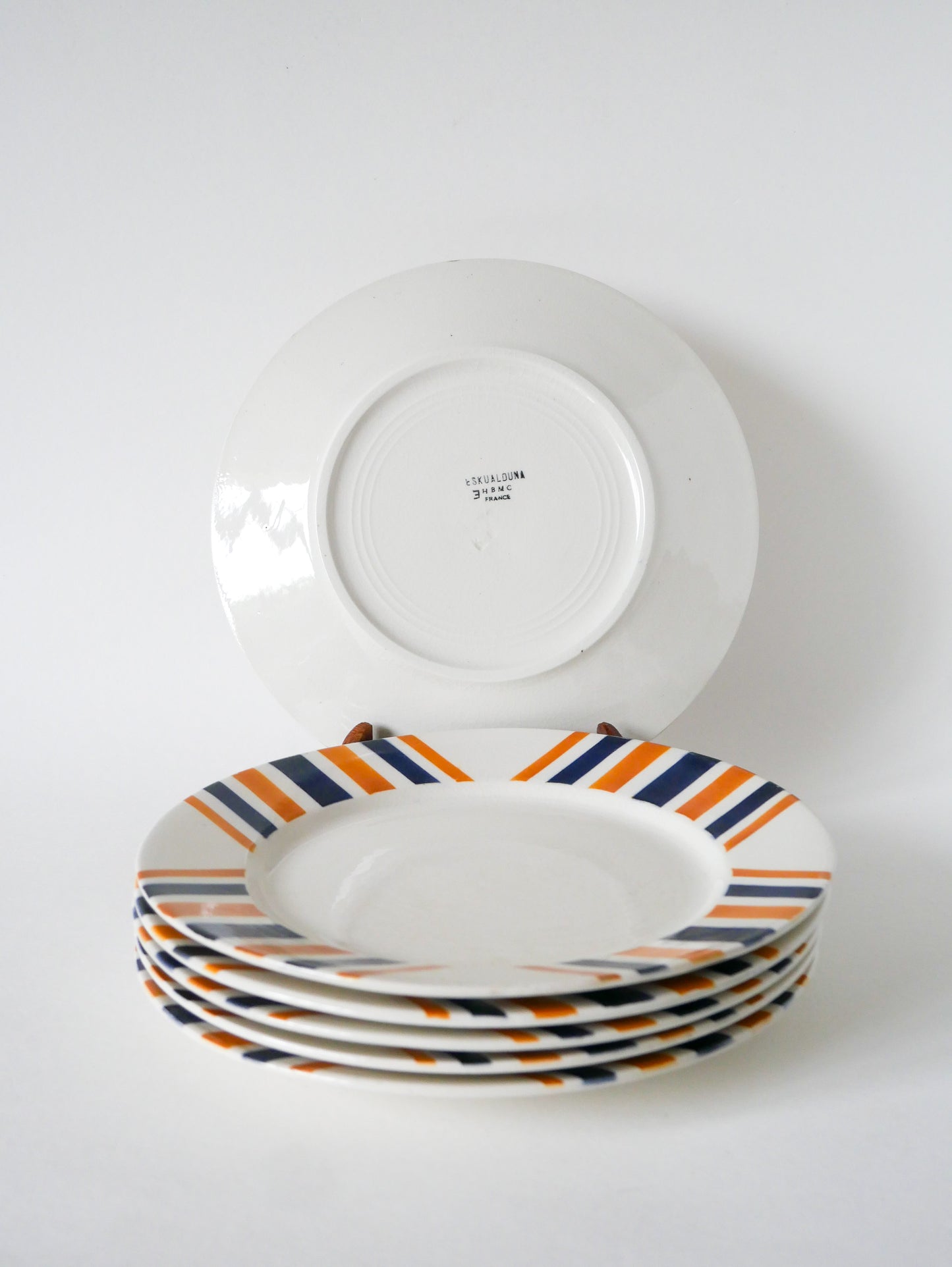 Lot de 6 assiettes plates à rayures, HBCM modèle "Eskualouna", Orange et Bleu, 1960