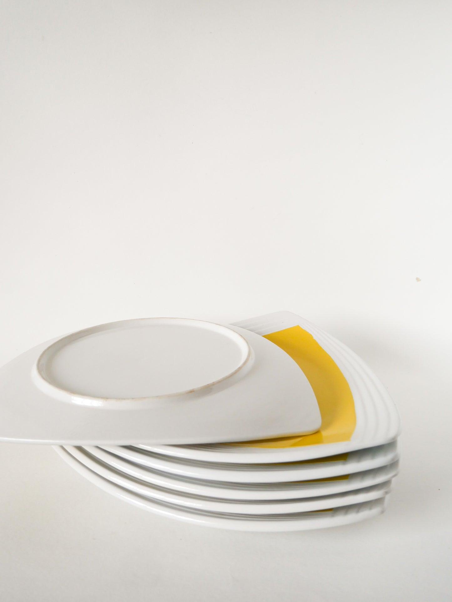 Lot de 6 grandes assiettes plates, Jaune & Blanc, Italy, 1980
