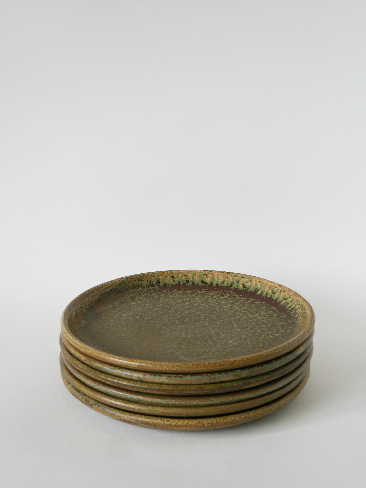 Lot de 6 assiettes plates en grès moucheté, Marron & Vert, Fabrication Artisanale, 1970