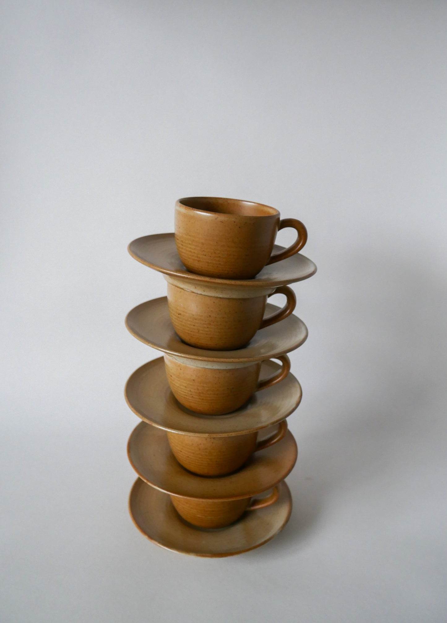 Lot de 5 tasses et sous-tasses à café en grès 1970